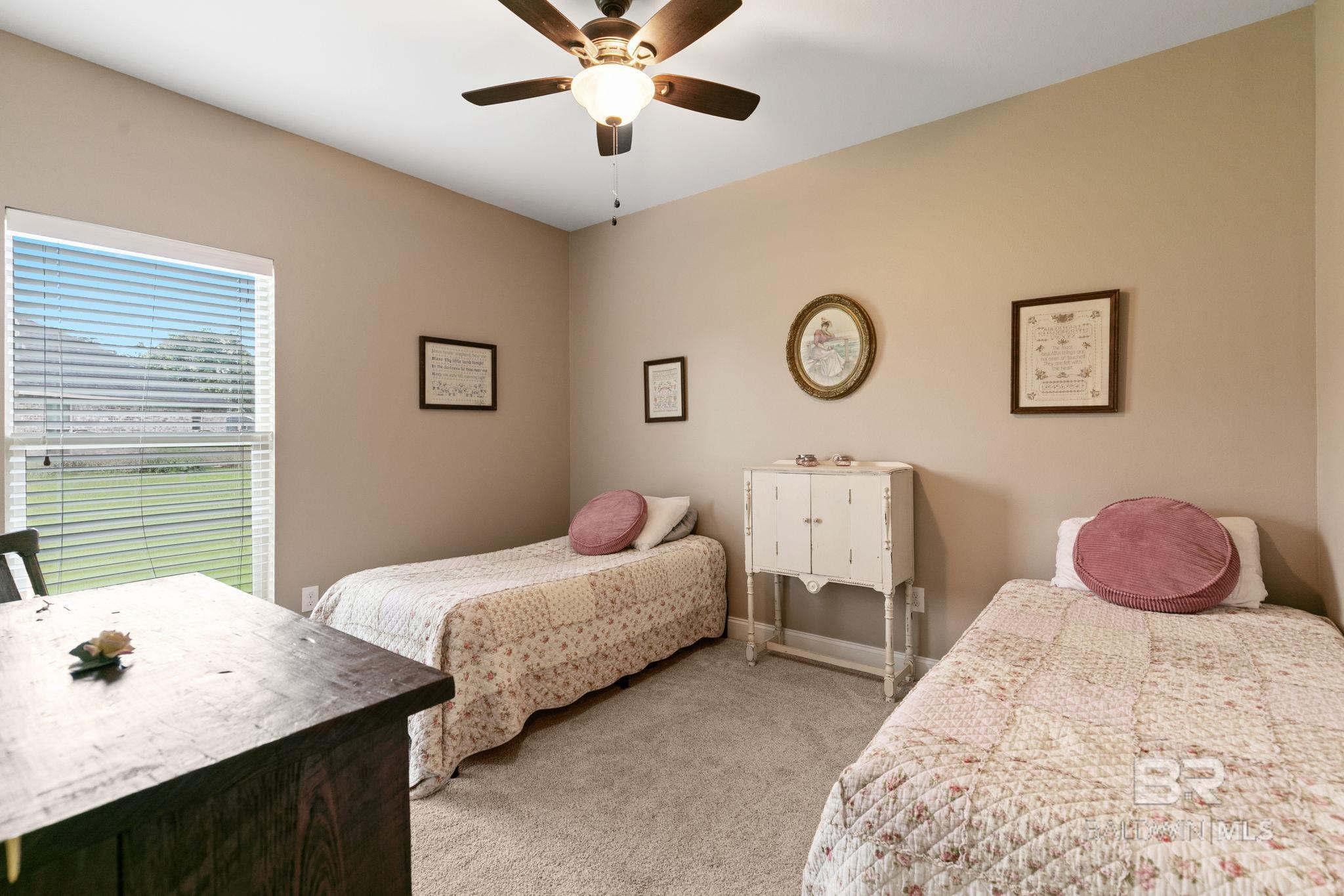 https://zimg.paragon.ice.com/ParagonImages/Property/PG/BCAR/398650/30/0/0/70c3e955a9b94490a156bc07e4d683f6/7/2c98ffbc63d102bb3753d160c895bd8e/398650-f882be8b-e887-4986-855f-476e51bc24f2.JPG