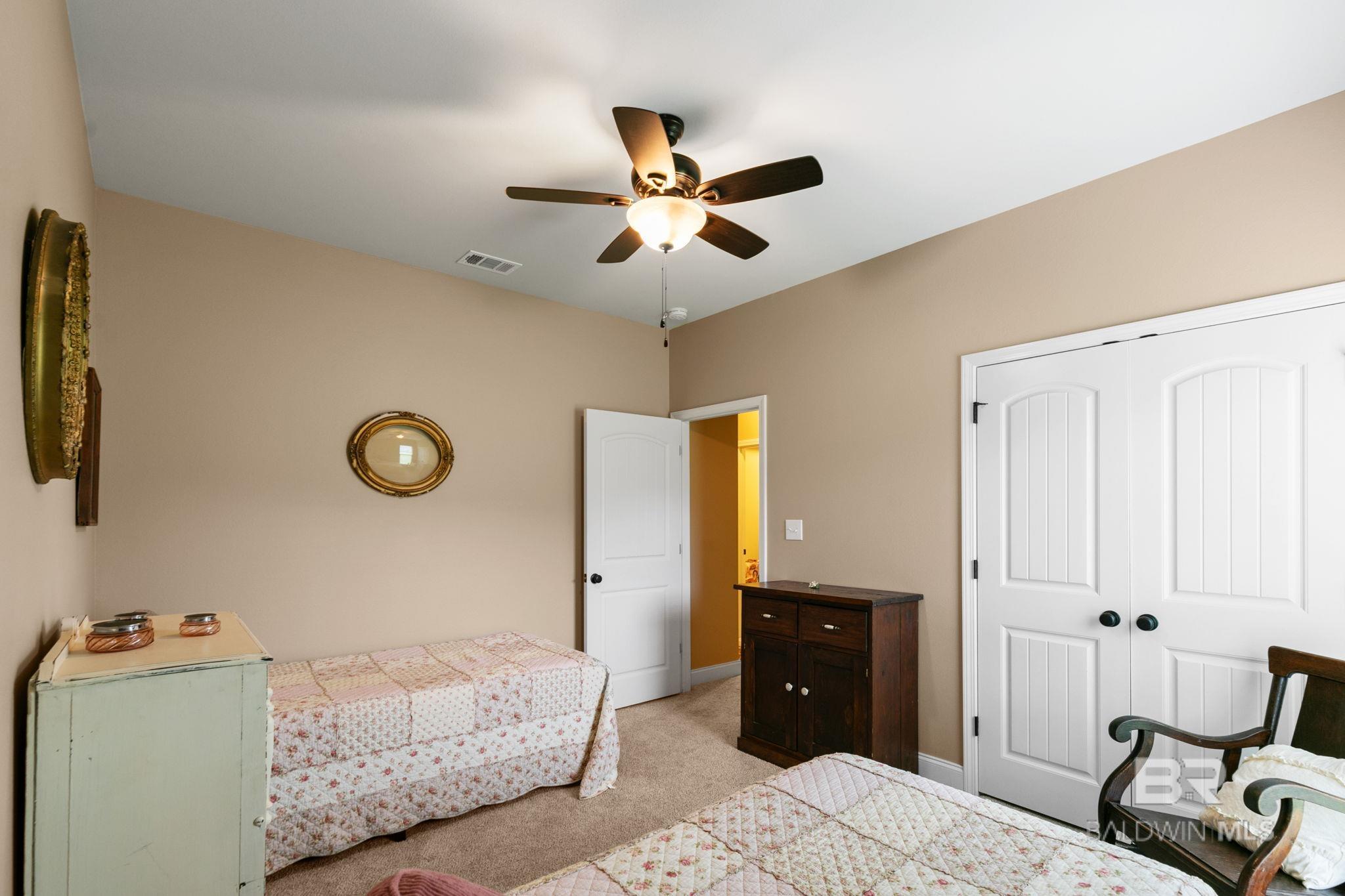 https://zimg.paragon.ice.com/ParagonImages/Property/PG/BCAR/398650/31/0/0/be827ab470ddb3eaf9b9e8a82bee2a4a/7/2c98ffbc63d102bb3753d160c895bd8e/398650-d48d4f14-a43c-4f98-be3d-0e9137039477.JPG