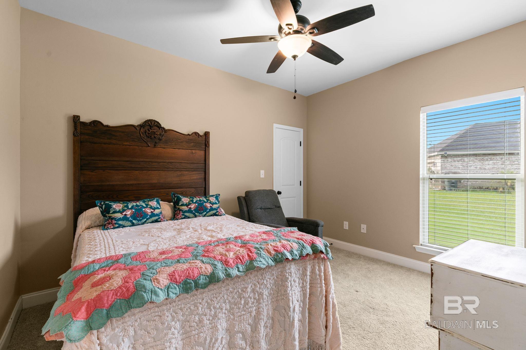 https://zimg.paragon.ice.com/ParagonImages/Property/PG/BCAR/398650/33/0/0/423662f3e48e3f70b9b47226cfe7cd81/7/2c98ffbc63d102bb3753d160c895bd8e/398650-ea501912-2a00-4660-a7c3-65d894af19c1.JPG