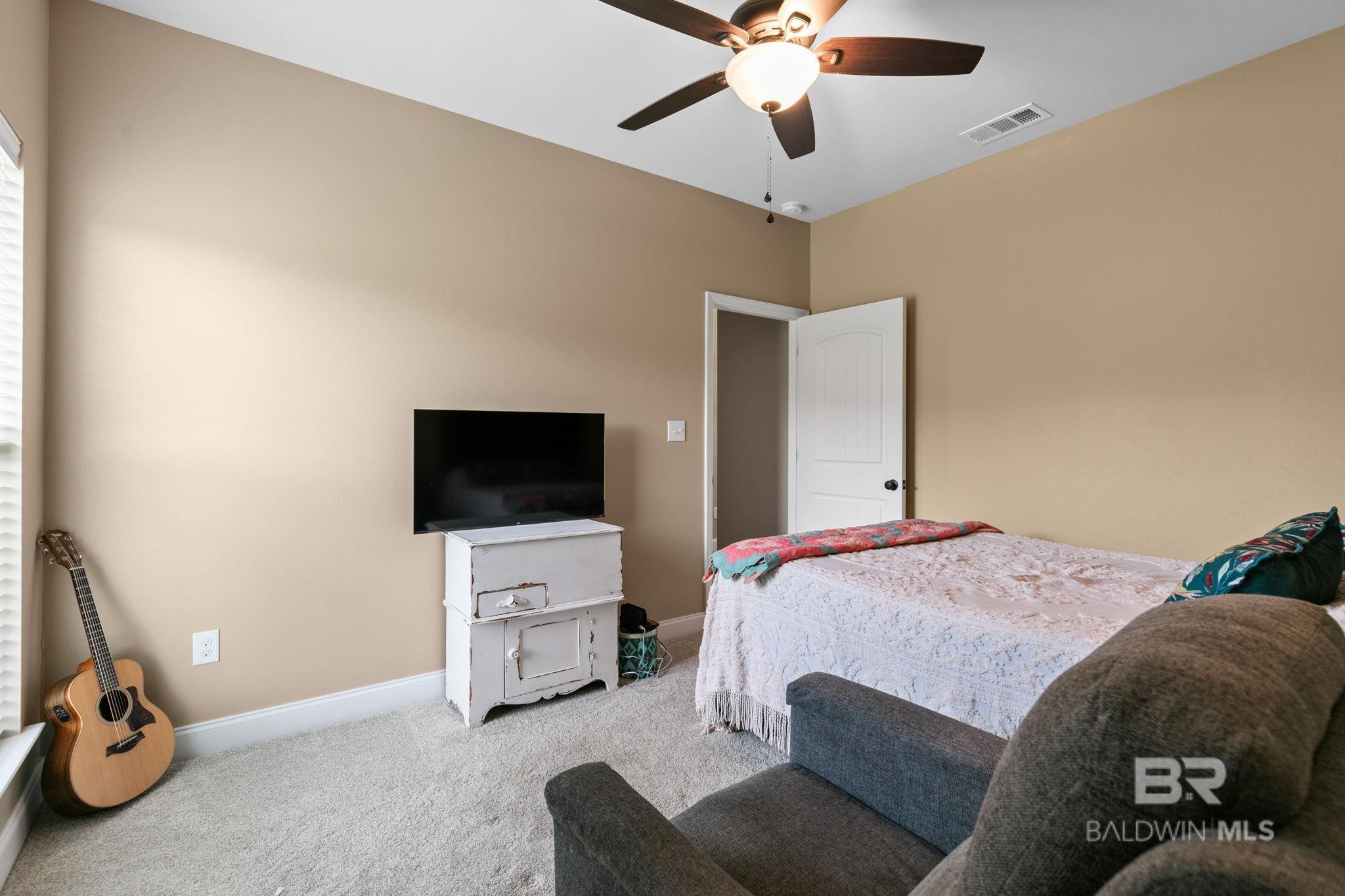 https://zimg.paragon.ice.com/ParagonImages/Property/PG/BCAR/398650/34/0/0/87d1077a6219b94c1ee921d1234189cd/7/2c98ffbc63d102bb3753d160c895bd8e/398650-d64d1b0a-b394-45b5-8a98-af435ee69113.JPG