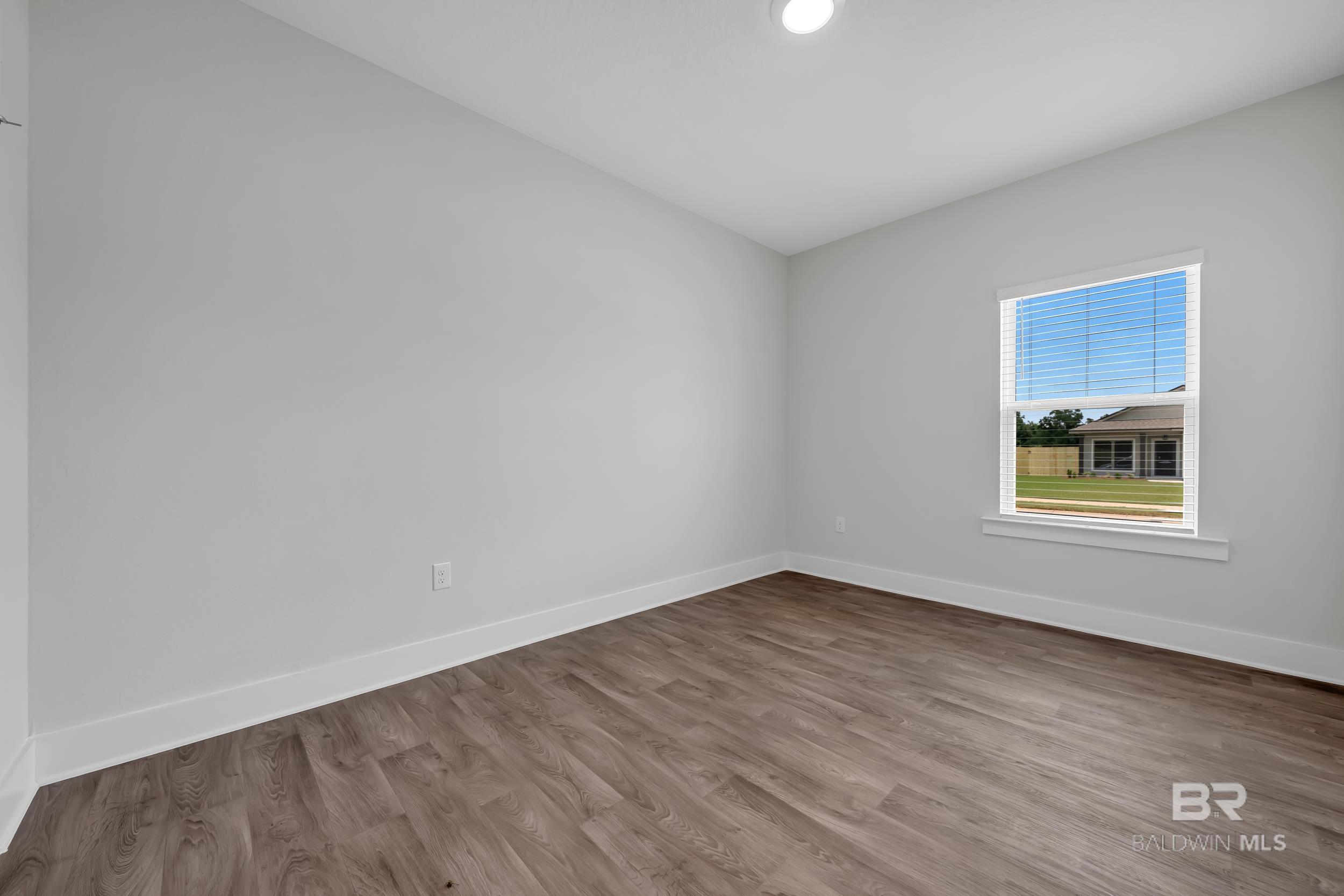 https://zimg.paragon.ice.com/ParagonImages/Property/PG/BCAR/398651/12/0/0/87e822a1030abe7a78285386c5341b5e/7/2e782e4fd9d4a0c153d5d690f580386e/398651-89a62b18-dec1-40dc-9b4d-22c04bd3f020.JPG