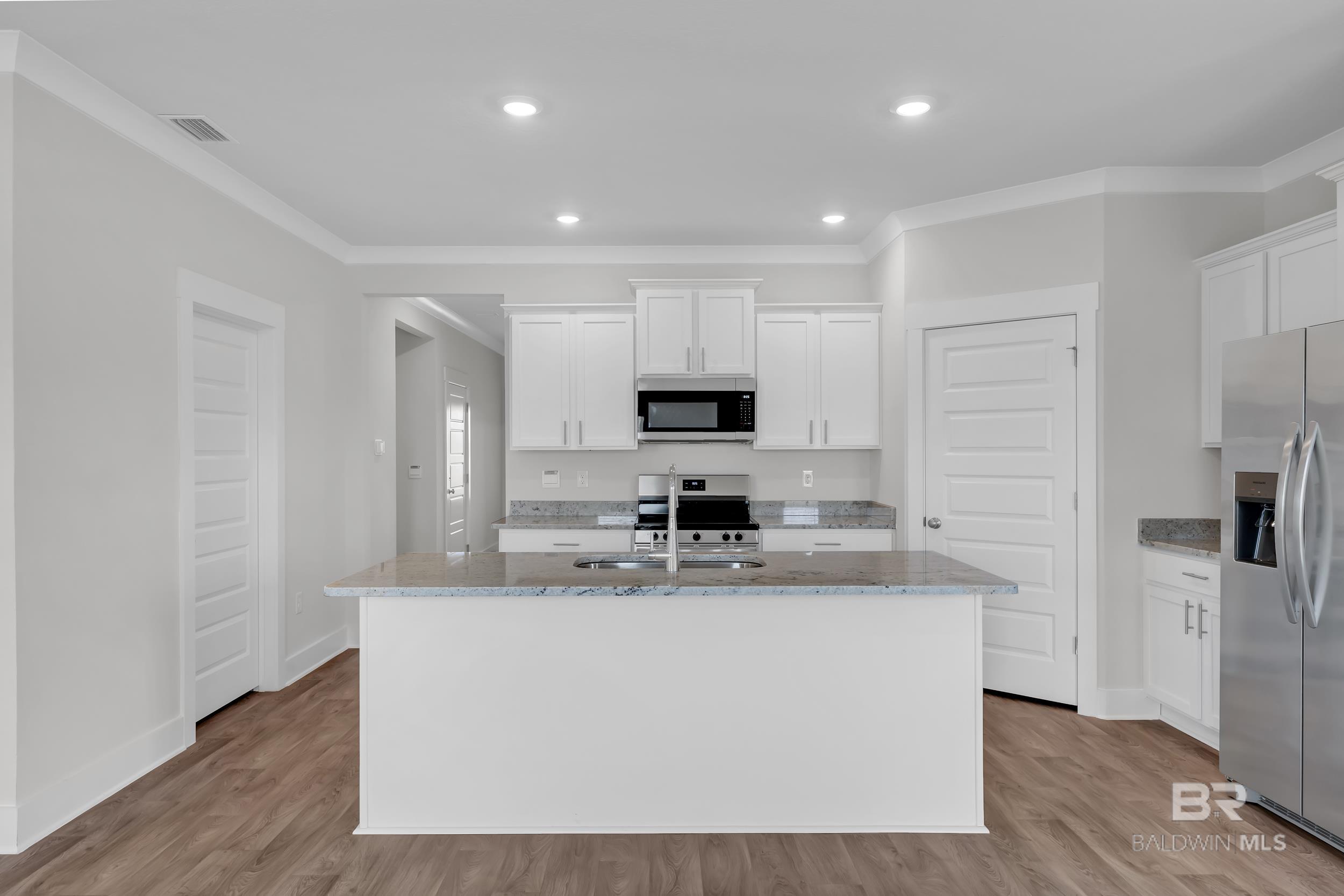 https://zimg.paragon.ice.com/ParagonImages/Property/PG/BCAR/398651/6/0/0/cf2fa2f9d72da794fb609f21ed1eda3c/7/2e782e4fd9d4a0c153d5d690f580386e/398651-07492177-cbb8-472f-aa9c-39d52a0f9287.JPG