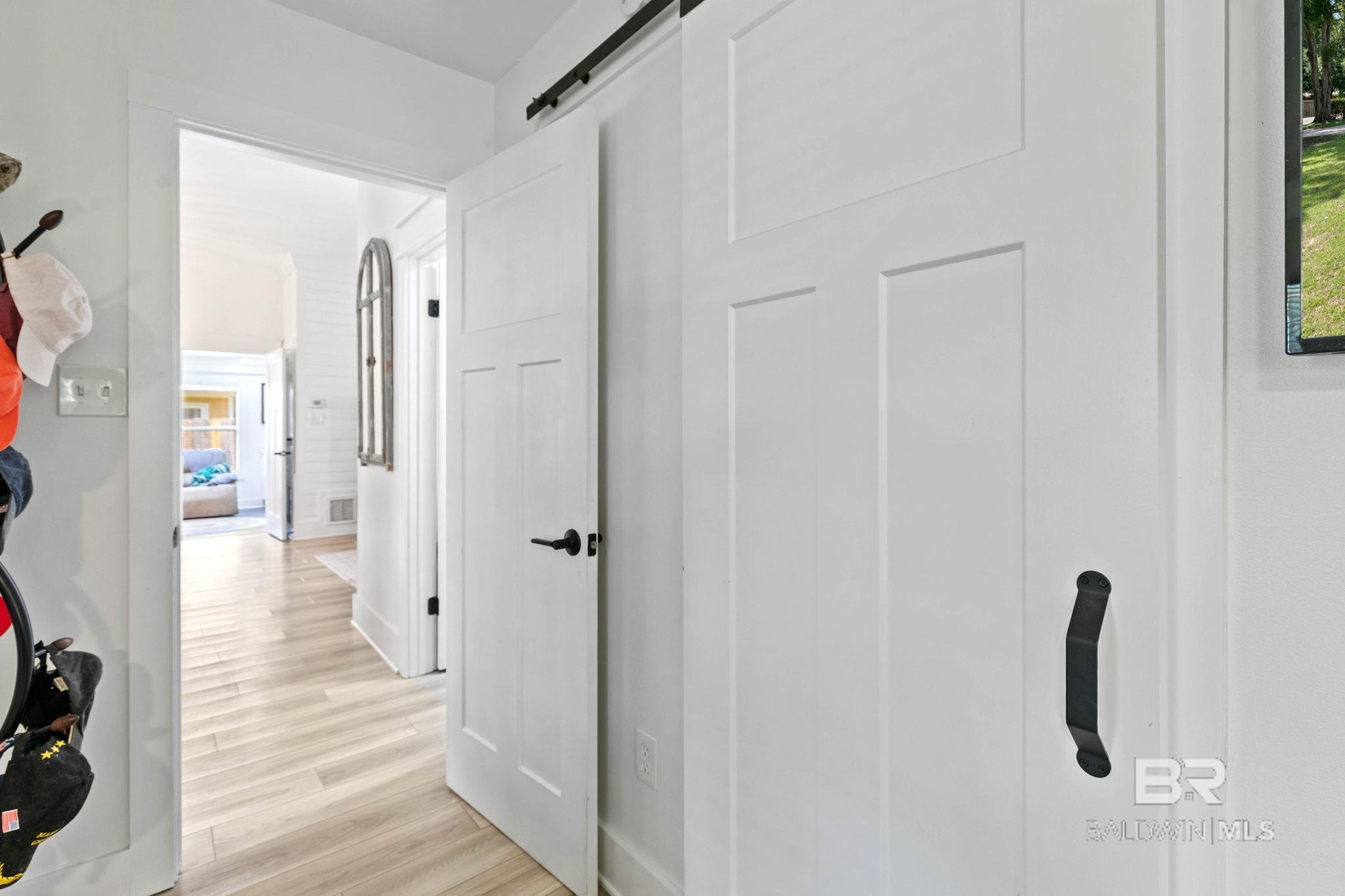 https://zimg.paragon.ice.com/ParagonImages/Property/PG/BCAR/398652/13/0/0/286d57df131c9a5b380648a01954761c/7/4d1ac04e4f117995d58fe1064efe636d/398652-2ff96c25-fcad-4703-9dc8-a76825ae928e.JPG