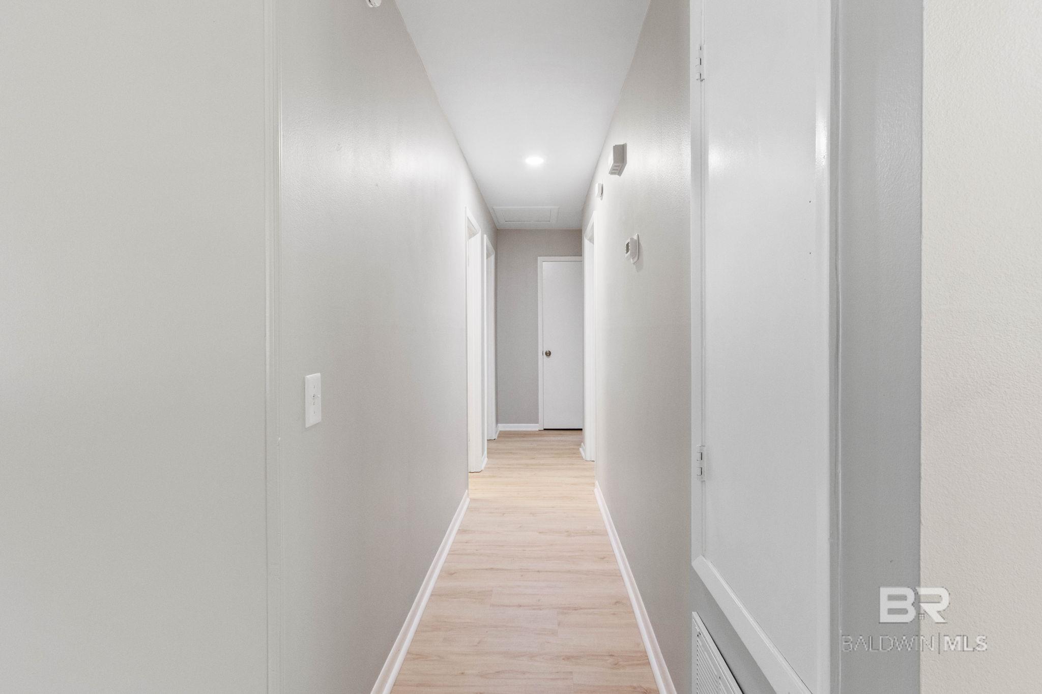 https://zimg.paragon.ice.com/ParagonImages/Property/PG/BCAR/398654/18/0/0/a21625a9eeeb47f99865479d3b487098/7/48c904ddc0ce49afabfb85dd29d4a145/398654-6faca12e-fd63-4610-80d2-98b3b55269e3.JPG
