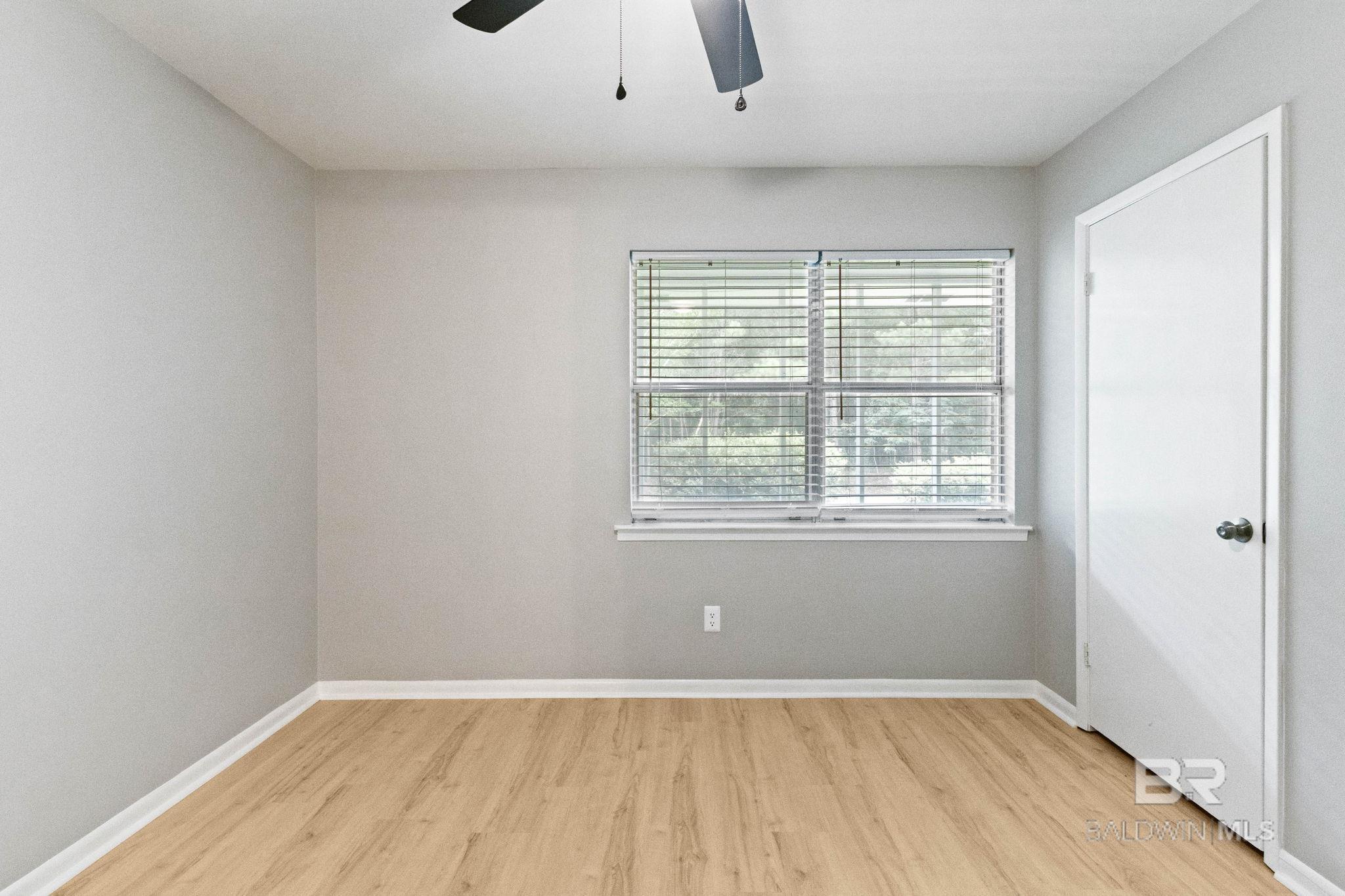 https://zimg.paragon.ice.com/ParagonImages/Property/PG/BCAR/398654/30/0/0/e3aad2869c8bed60be37cc0c41365d18/7/48c904ddc0ce49afabfb85dd29d4a145/398654-850b2631-f6ff-491b-9ab4-b35dce303329.JPG