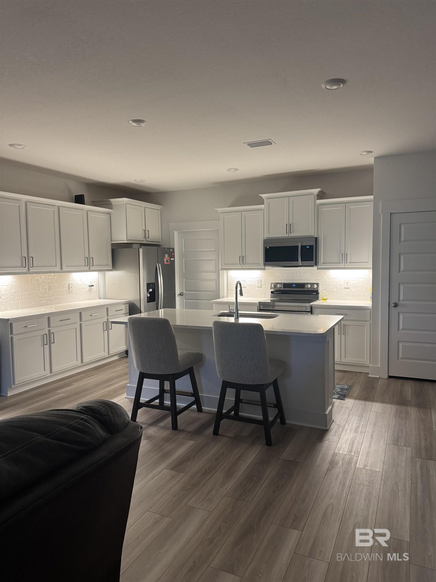 https://zimg.paragon.ice.com/ParagonImages/Property/PG/BCAR/398655/3/0/0/160a86009e6ade16be9c0a9dec570670/7/f639880821e864cbcb3fcfa44cc629cb/398655-3a851bc8-d80f-4fd4-a128-c92f213a44e5.JPG