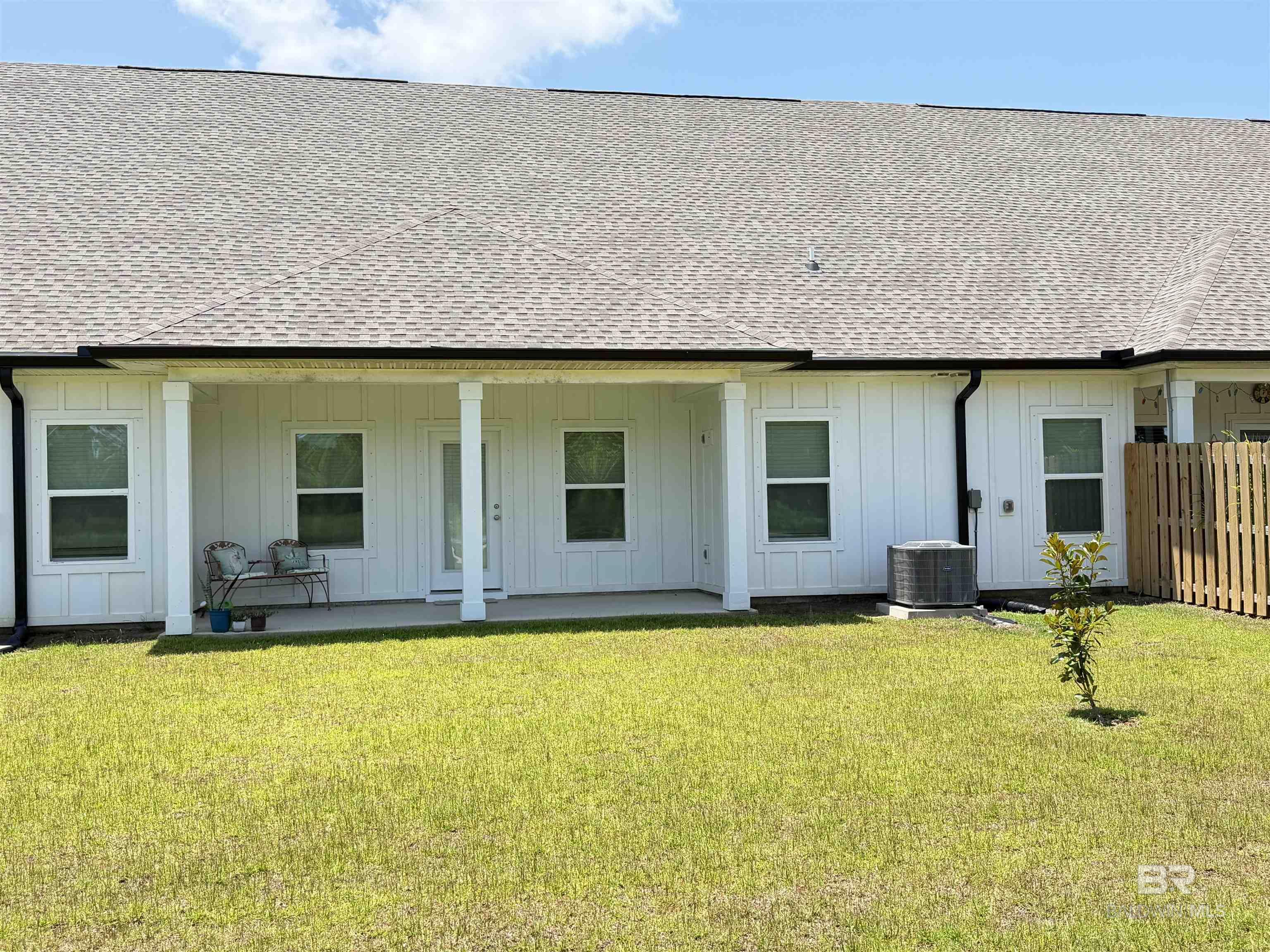 https://zimg.paragon.ice.com/ParagonImages/Property/PG/BCAR/398655/5/0/0/86ceae9cbf862594ab11171f07a95b30/7/f639880821e864cbcb3fcfa44cc629cb/398655-d1f4dd2e-df70-49da-998e-d934967353e0.JPG
