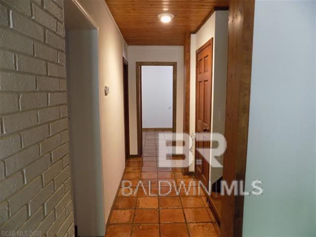 https://zimg.paragon.ice.com/ParagonImages/Property/PG/BCAR/398664/1/0/0/635a2c2e68a54c2810092b35f3312111/7/d52bb821fd053950c4fd5517614566a0/398664-127FF44F-E1BB-4402-B8B3-F6CAE99A3D52.JPG