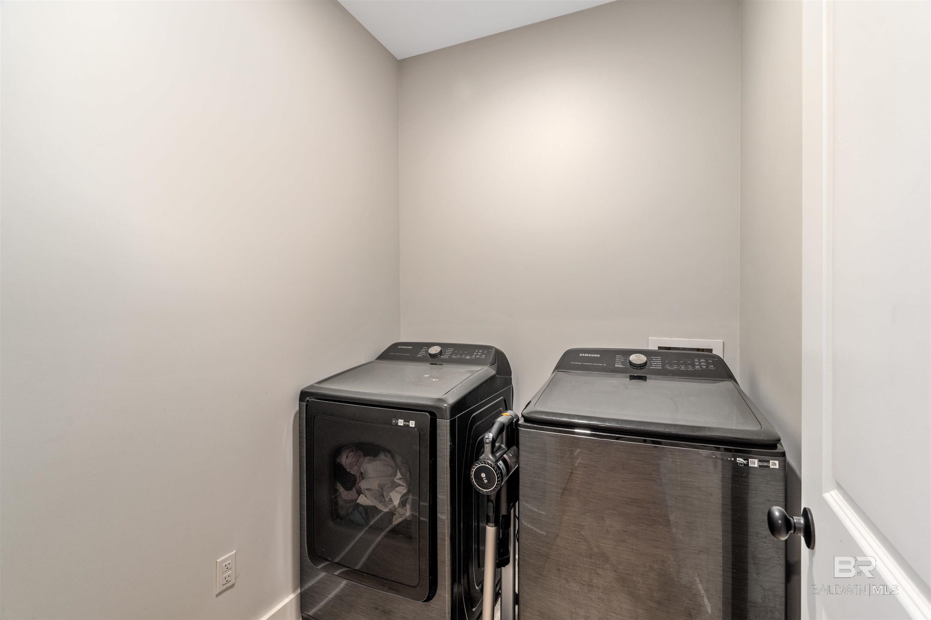 https://zimg.paragon.ice.com/ParagonImages/Property/PG/BCAR/398666/18/0/0/d21ffed740cd945deb1c19e88b5829bc/7/8f4cec3f3325dd74d501656deb546c92/398666-c36afacf-4d84-4ebc-b79e-e21860e6ac79.JPG