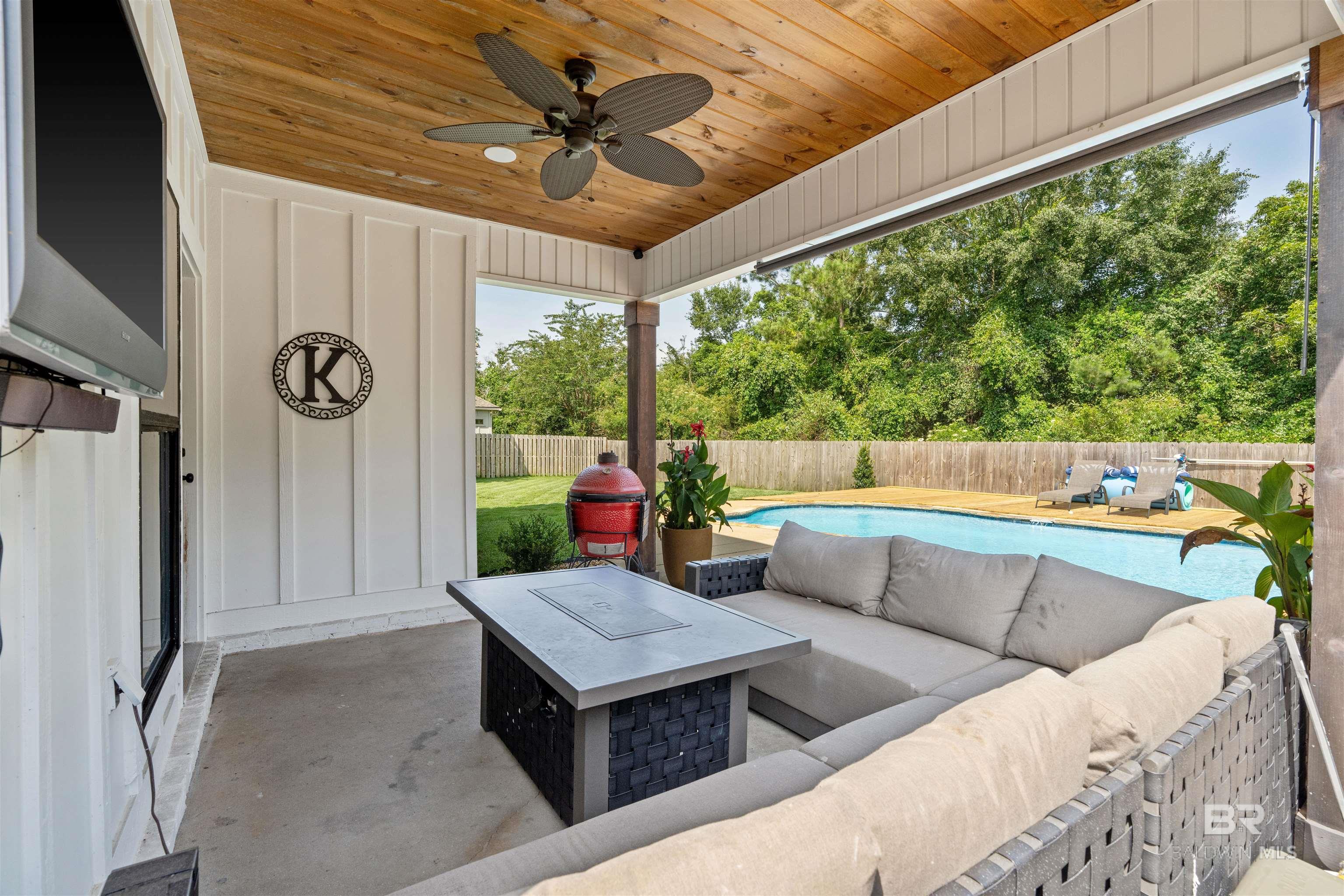 https://zimg.paragon.ice.com/ParagonImages/Property/PG/BCAR/398666/29/0/0/5efed679e473e51a61c7c0f403b4e978/7/8f4cec3f3325dd74d501656deb546c92/398666-fe5757cc-8a96-40d1-a776-dc7d329fc910.JPG