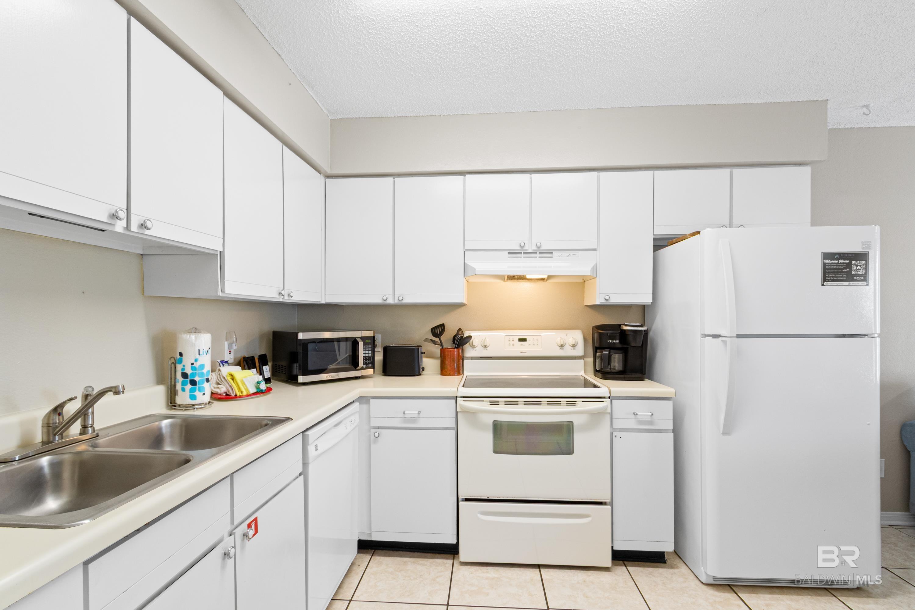 https://zimg.paragon.ice.com/ParagonImages/Property/PG/BCAR/398670/8/0/0/a3082af7d6bd9c62c7854bf1e1141f9b/7/3309c2e804346c8fa67b6e0adb23f356/398670-76e3d827-8f48-4ef9-9c20-da50b898436f.JPG