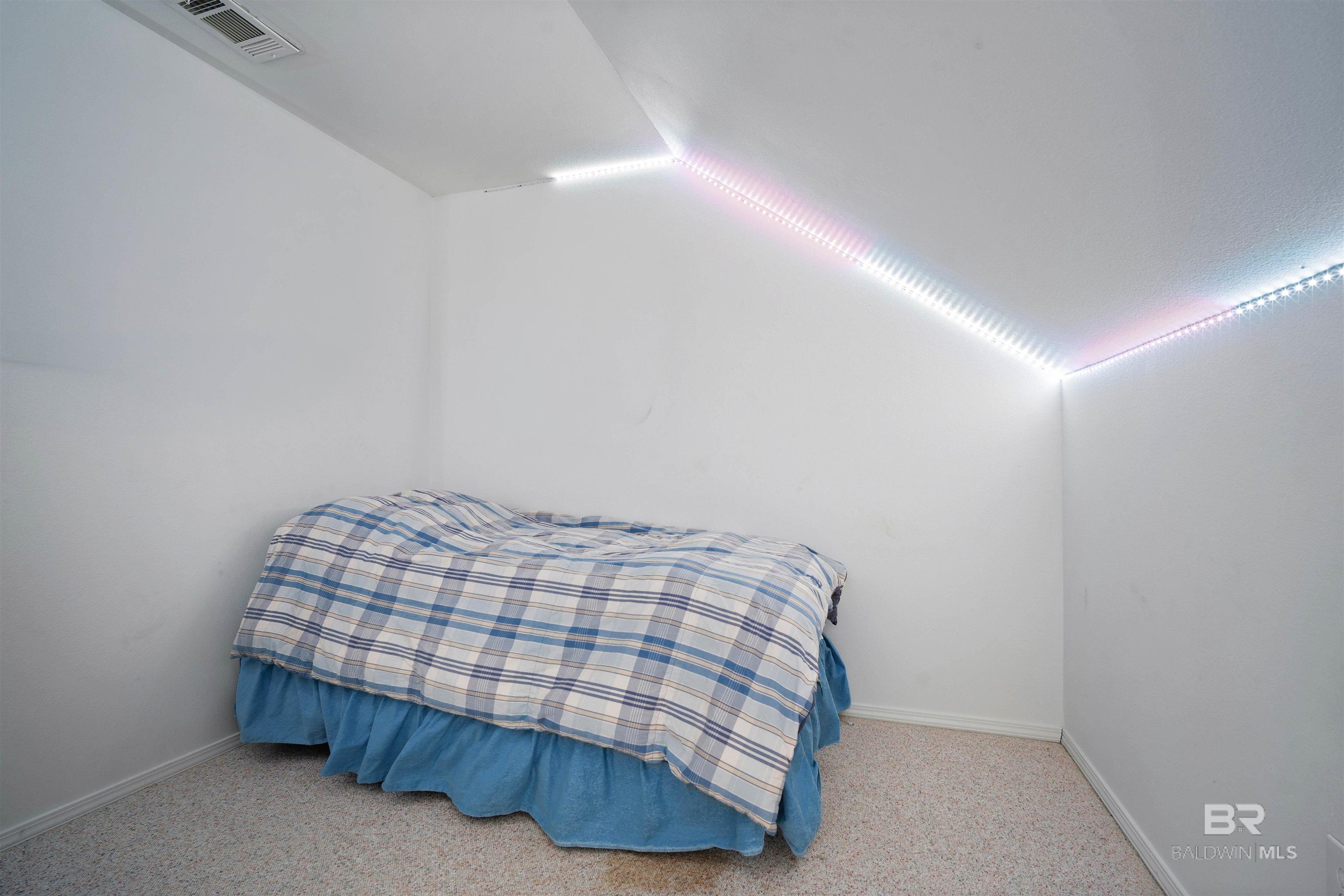 398870 | Photo 29