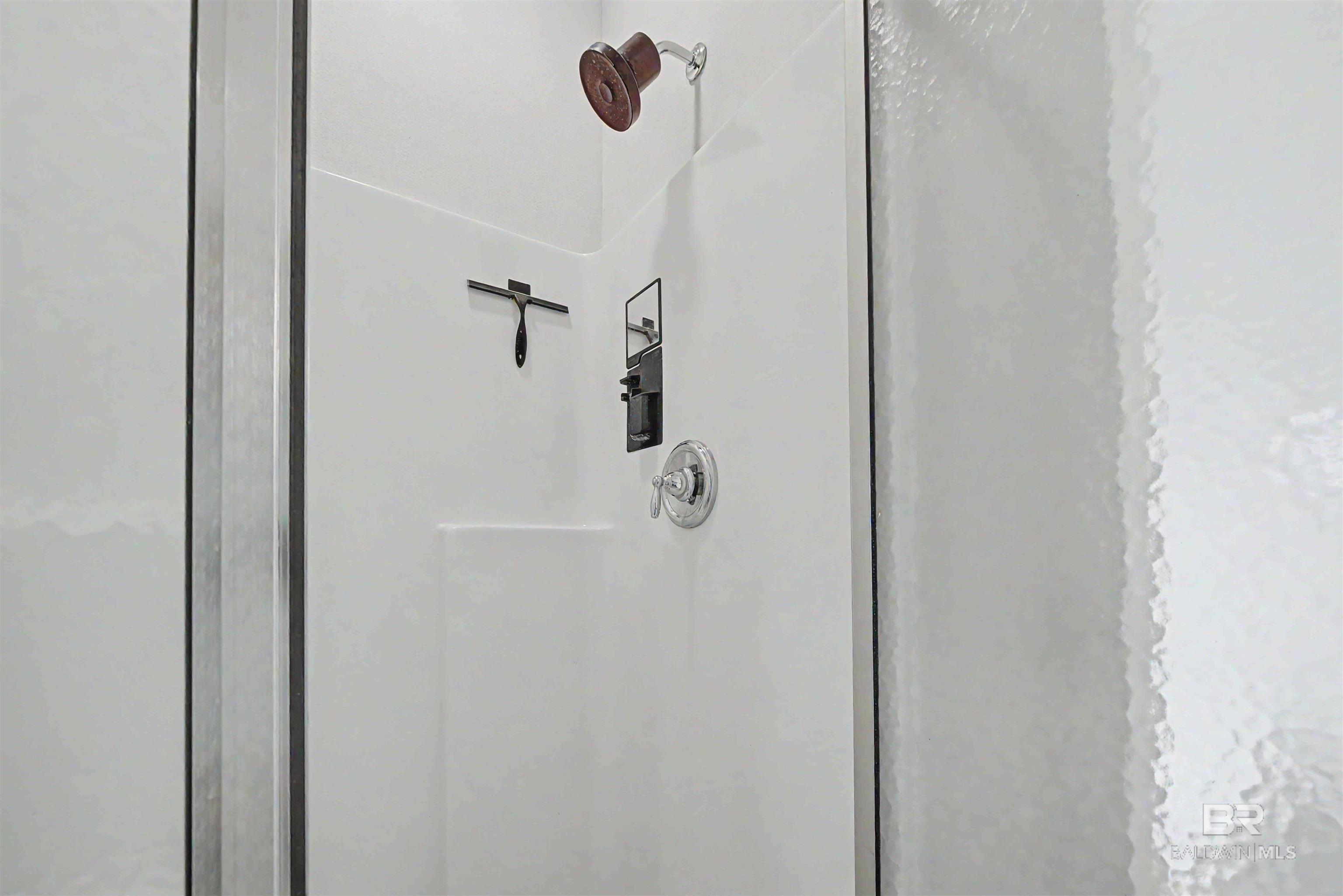 399285 | Photo 16