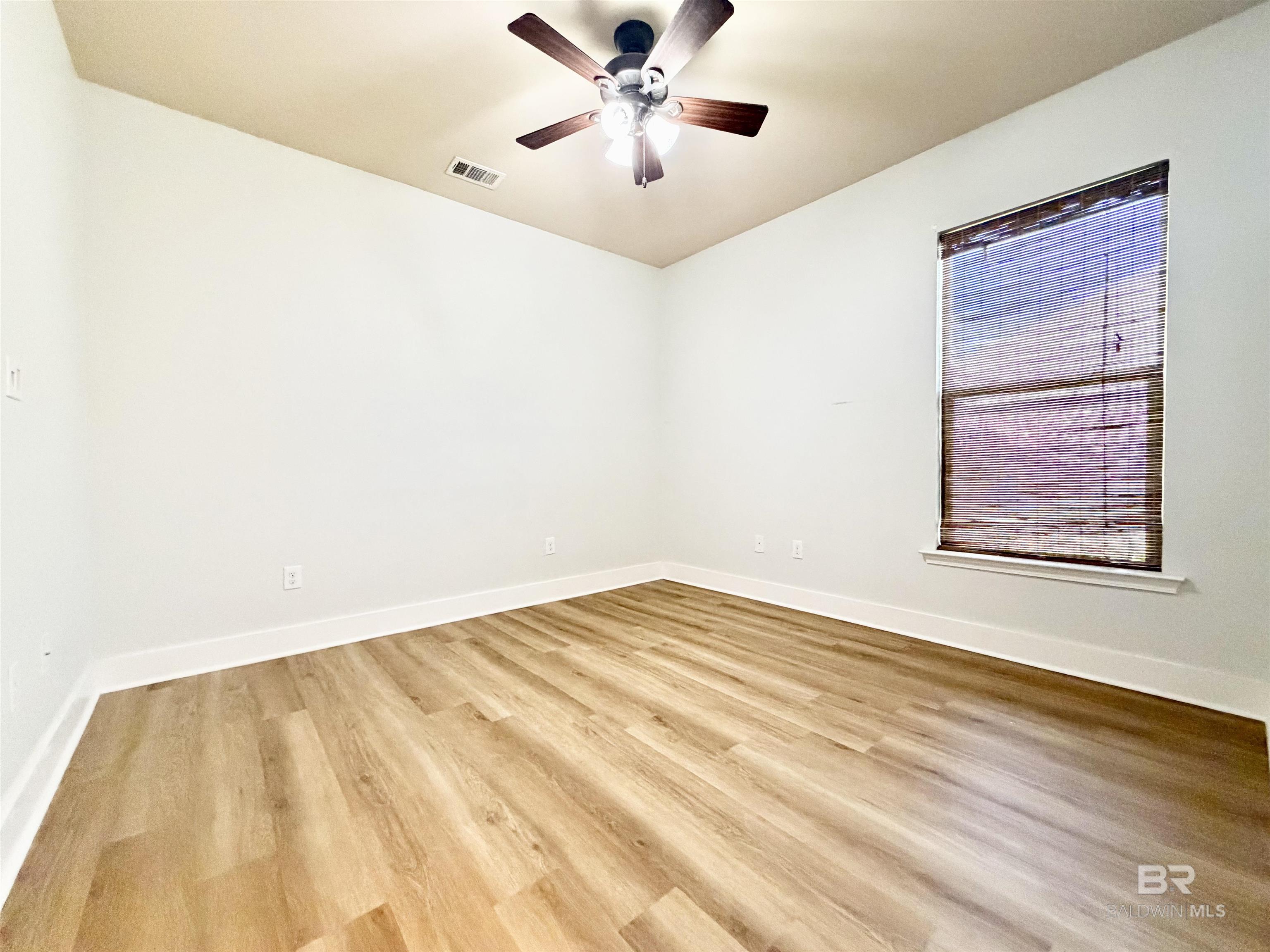 399305 | Photo 19