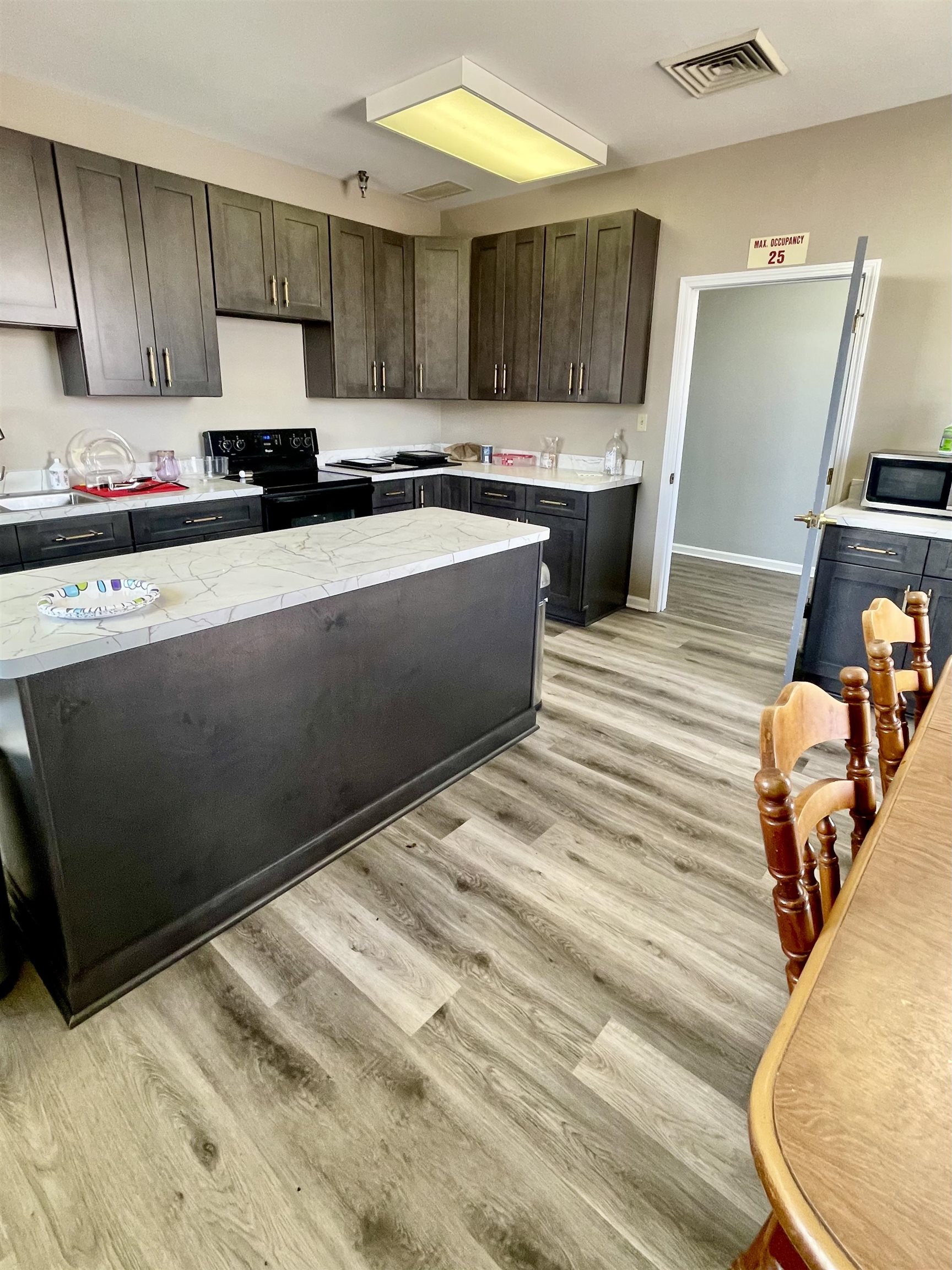 121 E. 2nd, Owensboro, Kentucky 42303, ,Office,For Sale,E. 2nd,76897