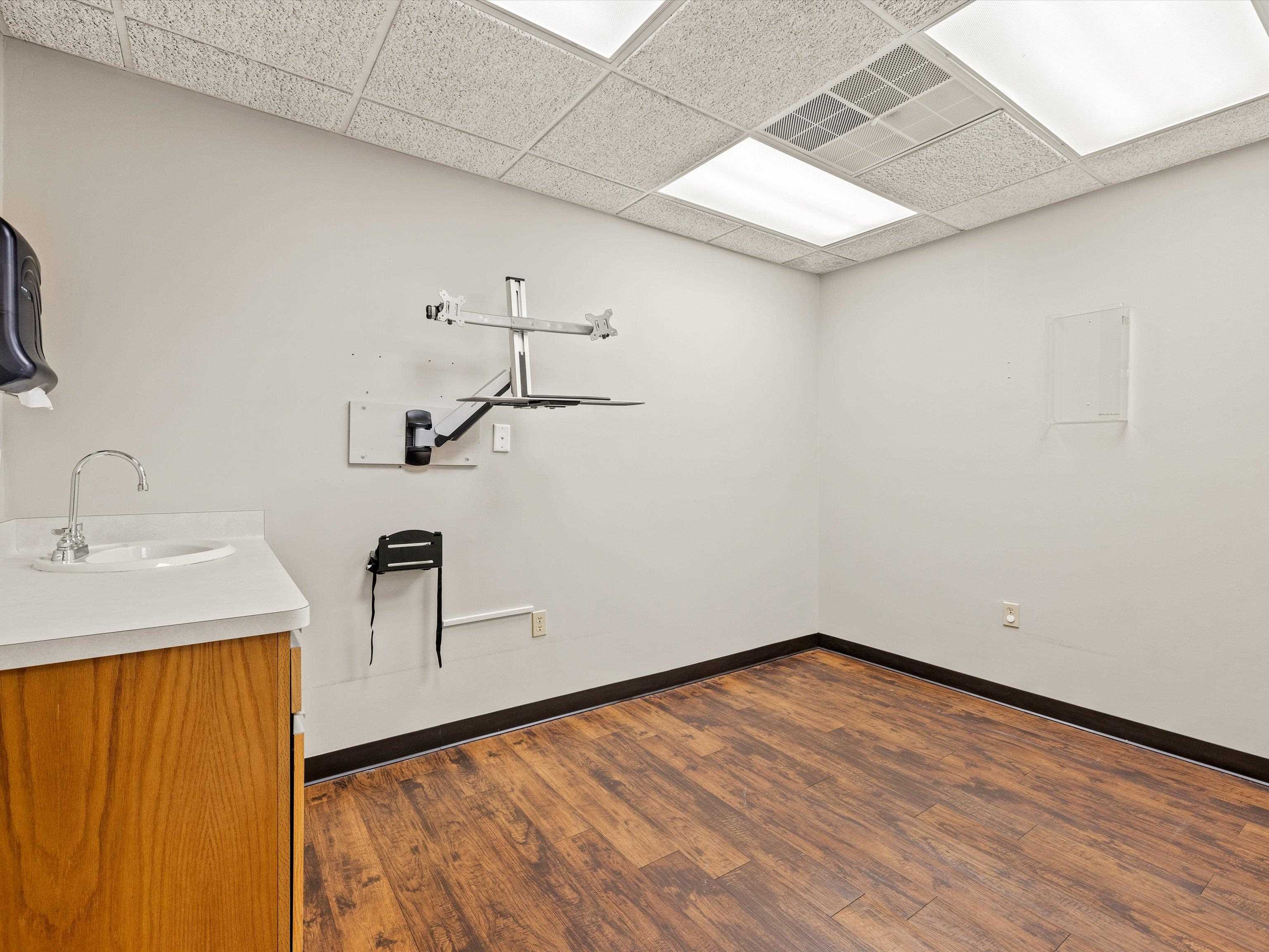 750 Salem Dr Suite 2-C, Owensboro, Kentucky 42303, ,Office,For Sale,Salem Dr Suite 2-C,90352