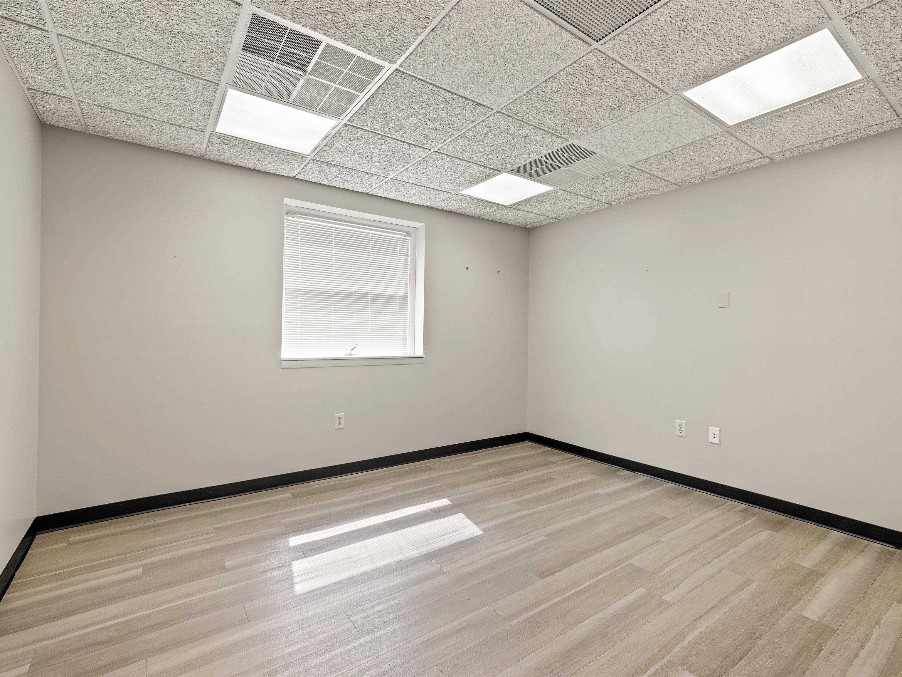 750 Salem Dr Suite 2-C, Owensboro, Kentucky 42303, ,Office,For Sale,Salem Dr Suite 2-C,90352