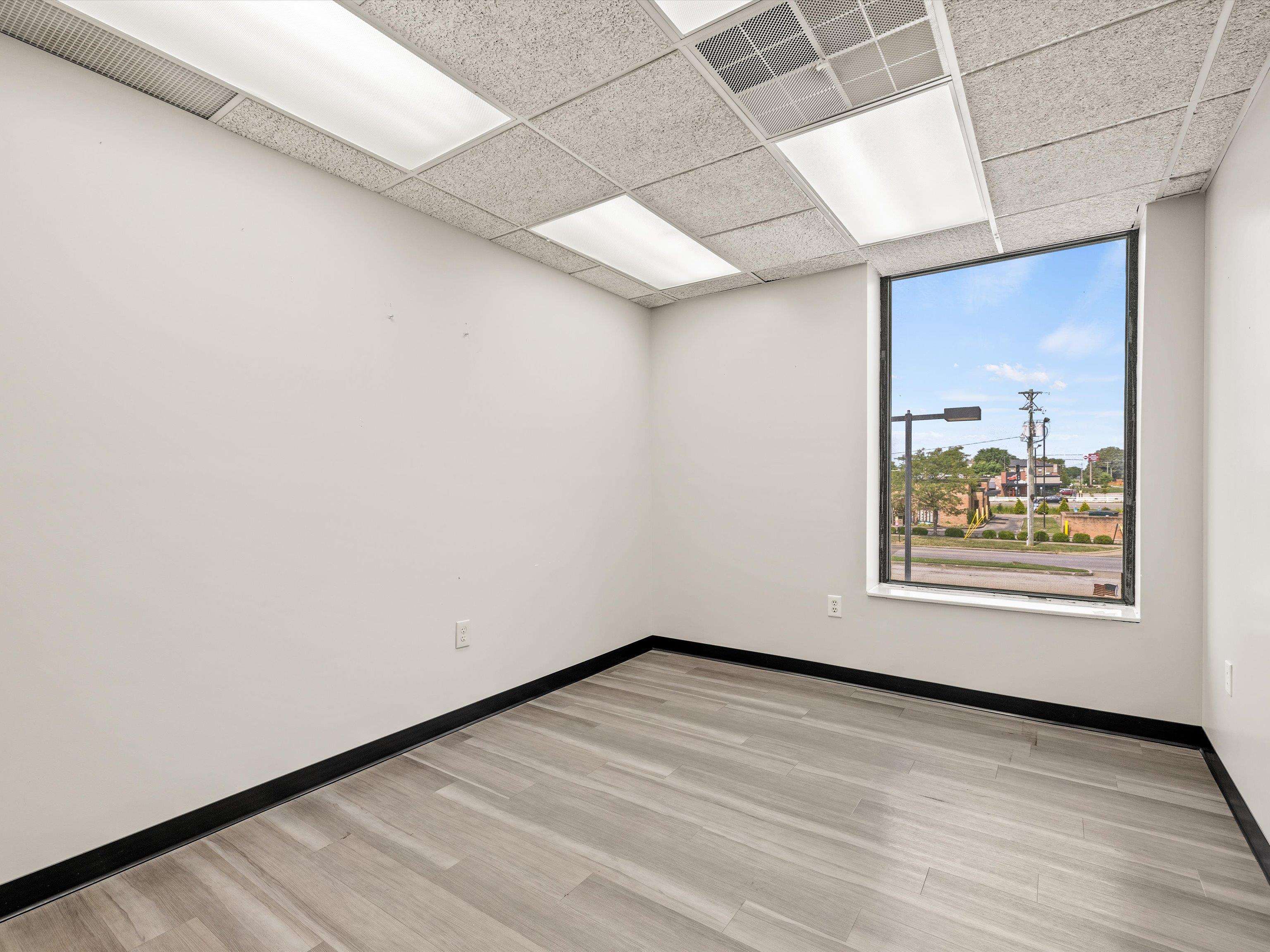 750 Salem Dr Suite 2-C, Owensboro, Kentucky 42303, ,Office,For Sale,Salem Dr Suite 2-C,90352