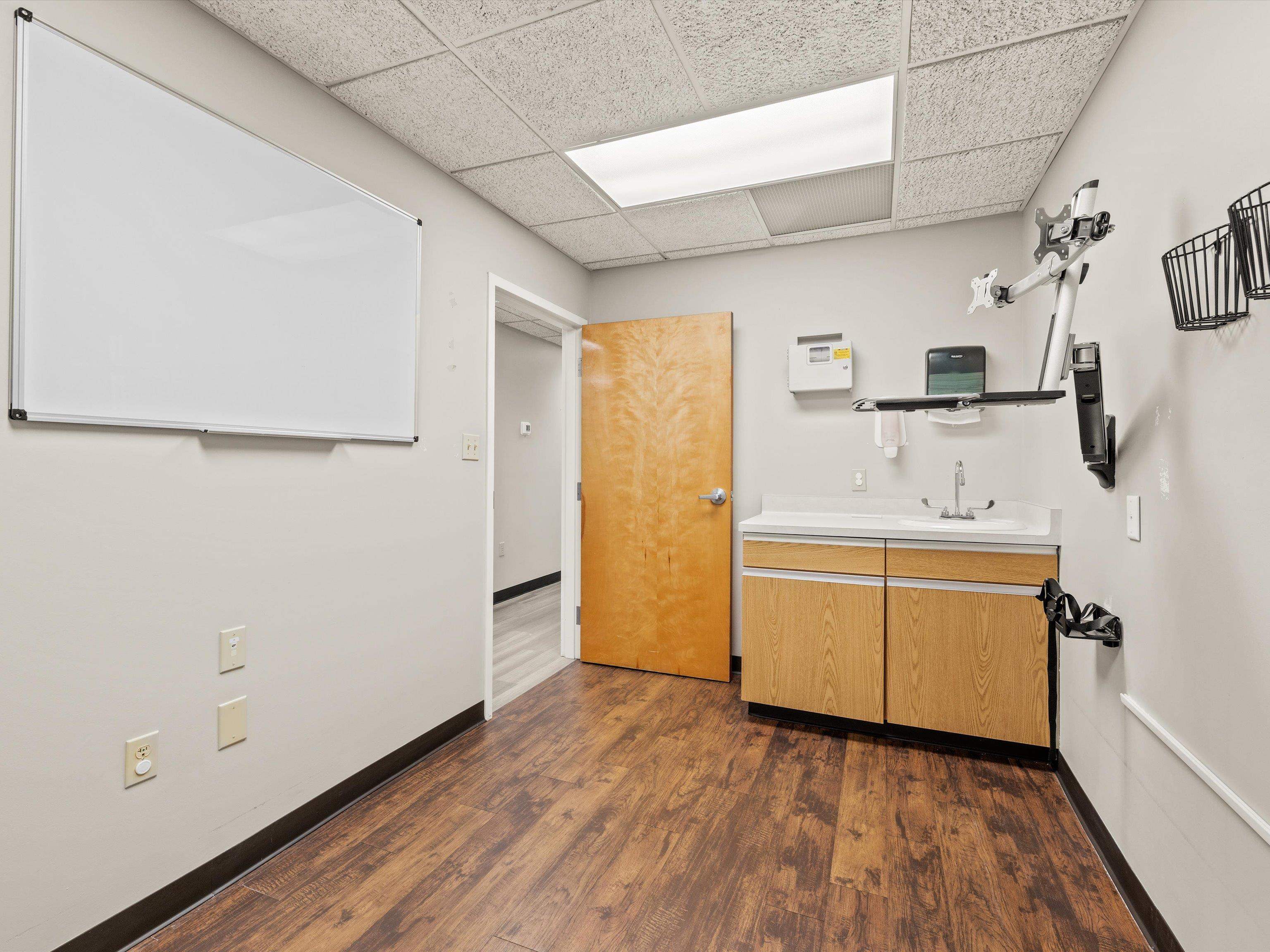 750 Salem Dr Suite 2-D, Owensboro, Kentucky 42303, ,Office,For Sale,Salem Dr Suite 2-D,90353