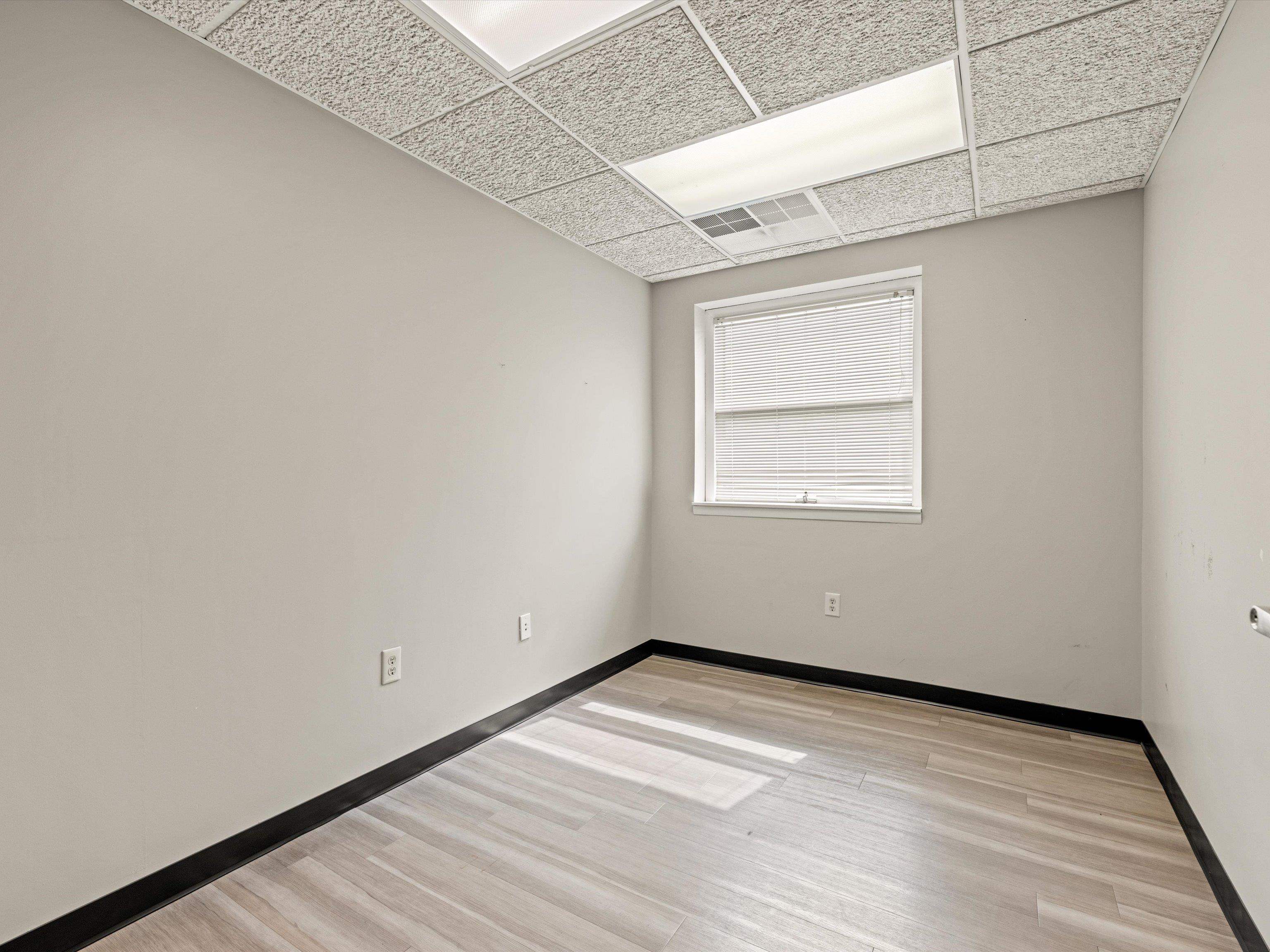 750 Salem Dr Suite 2-D, Owensboro, Kentucky 42303, ,Office,For Sale,Salem Dr Suite 2-D,90353