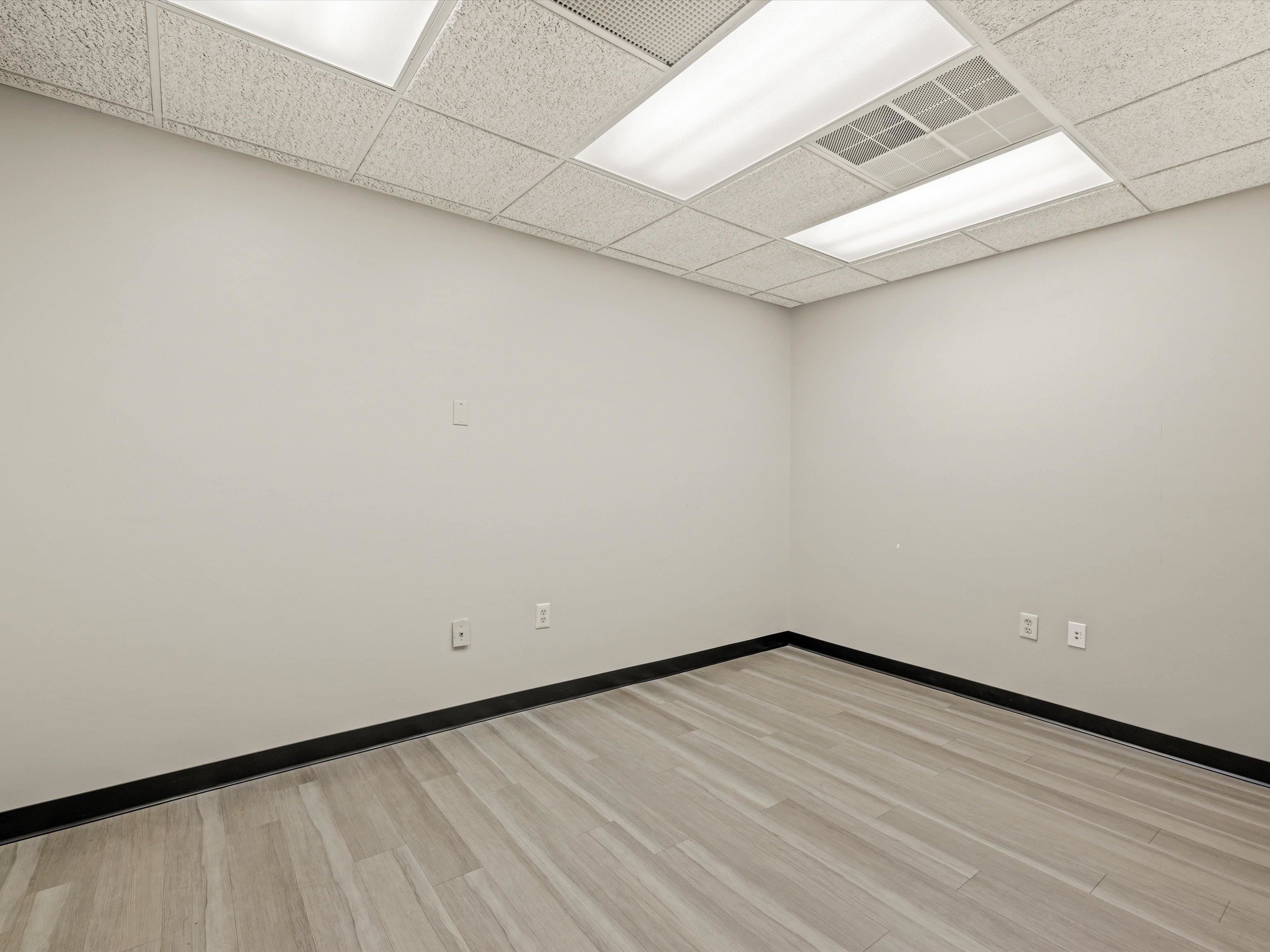 750 Salem Dr Suite 2-D, Owensboro, Kentucky 42303, ,Office,For Sale,Salem Dr Suite 2-D,90353