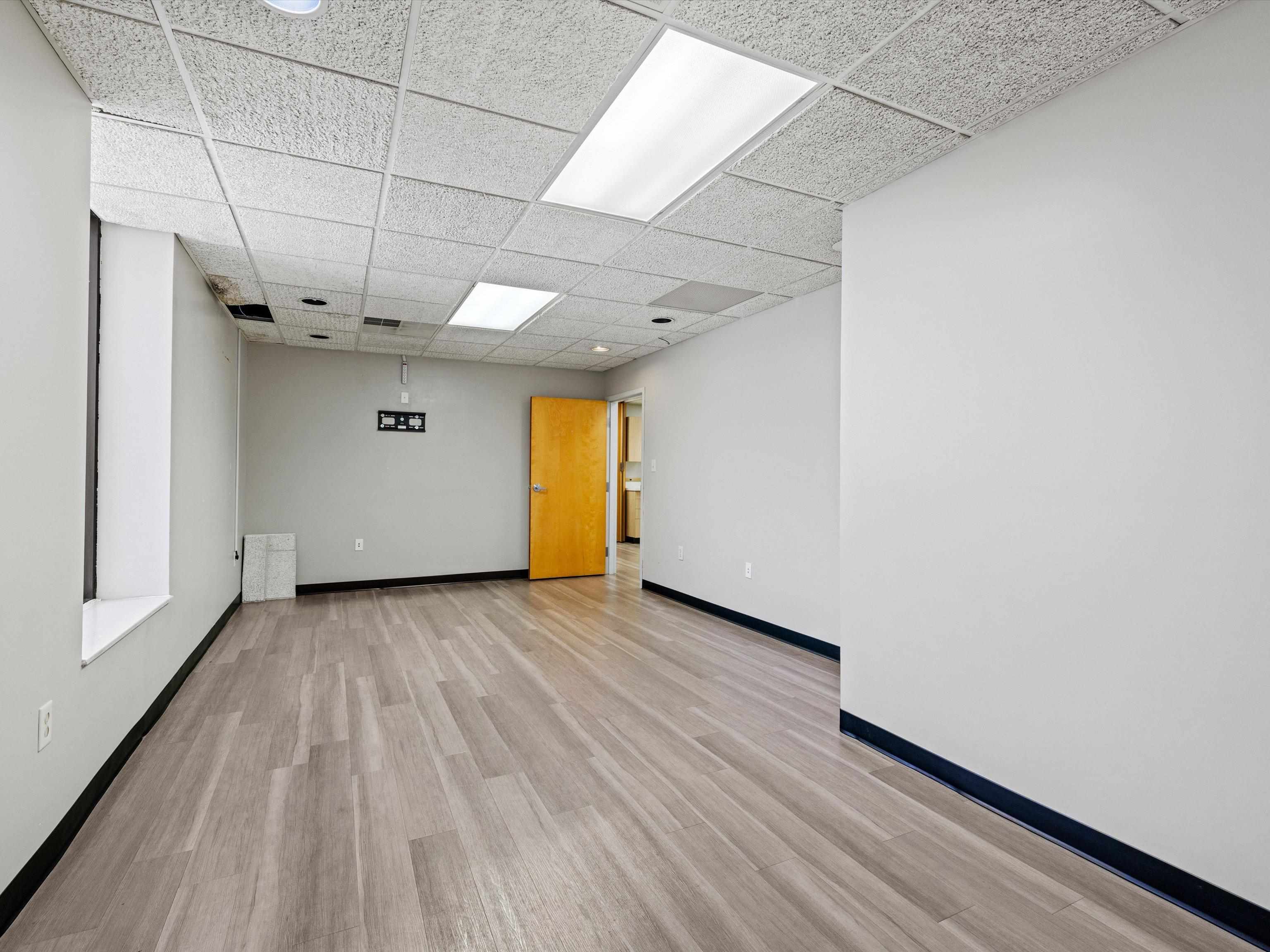 750 Salem Dr Suite 2-D, Owensboro, Kentucky 42303, ,Office,For Sale,Salem Dr Suite 2-D,90353