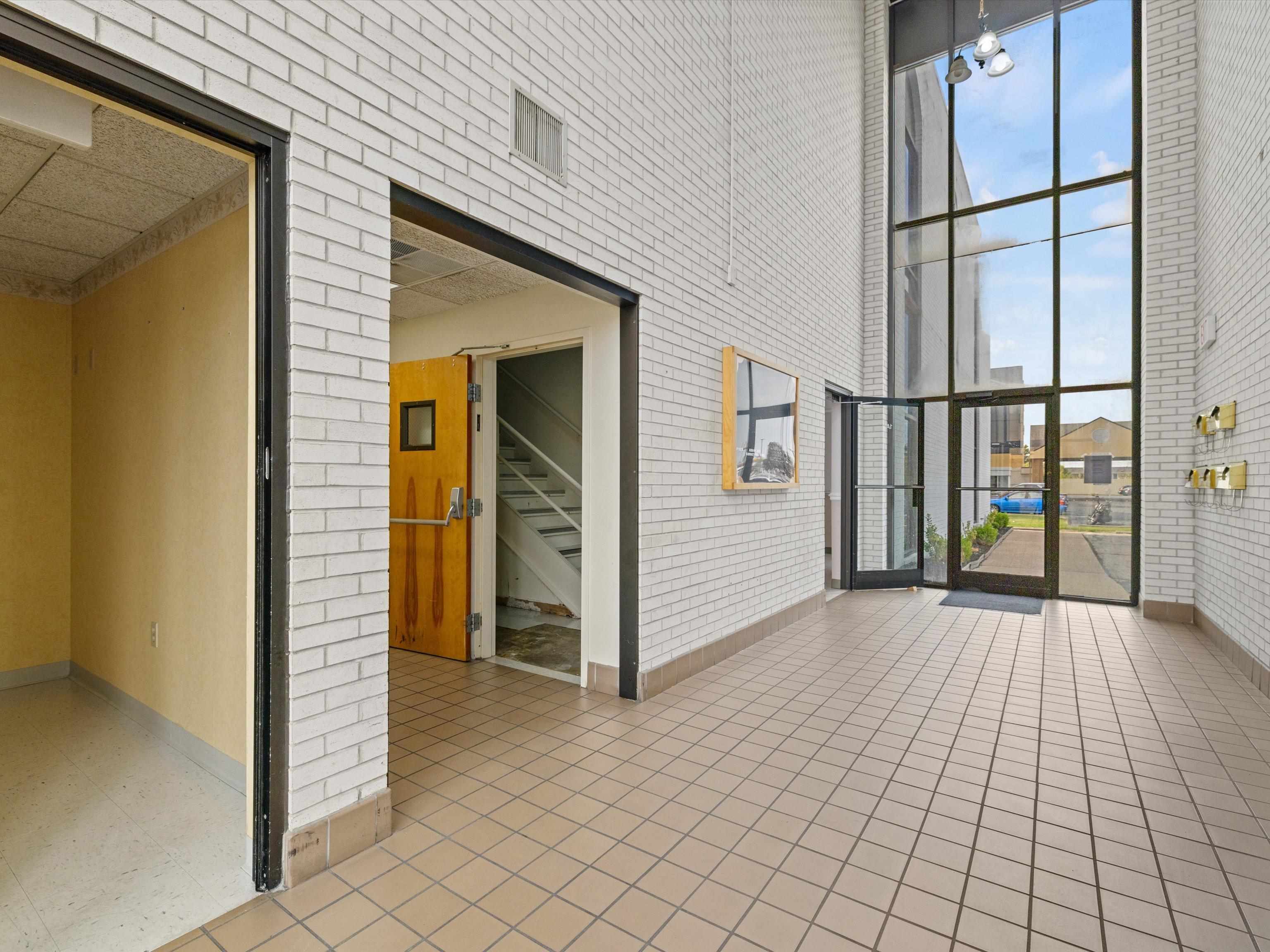 750 Salem Drive, Owensboro, Kentucky 42303, ,Office,For Sale,Salem Drive,91402