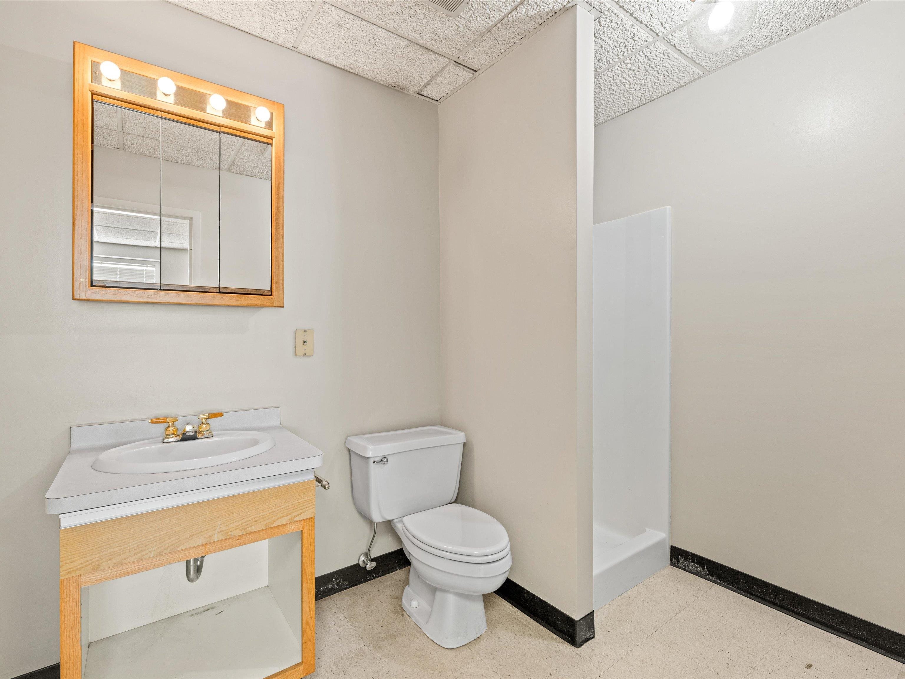 750 Salem Drive, Owensboro, Kentucky 42303, ,Office,For Sale,Salem Drive,91402