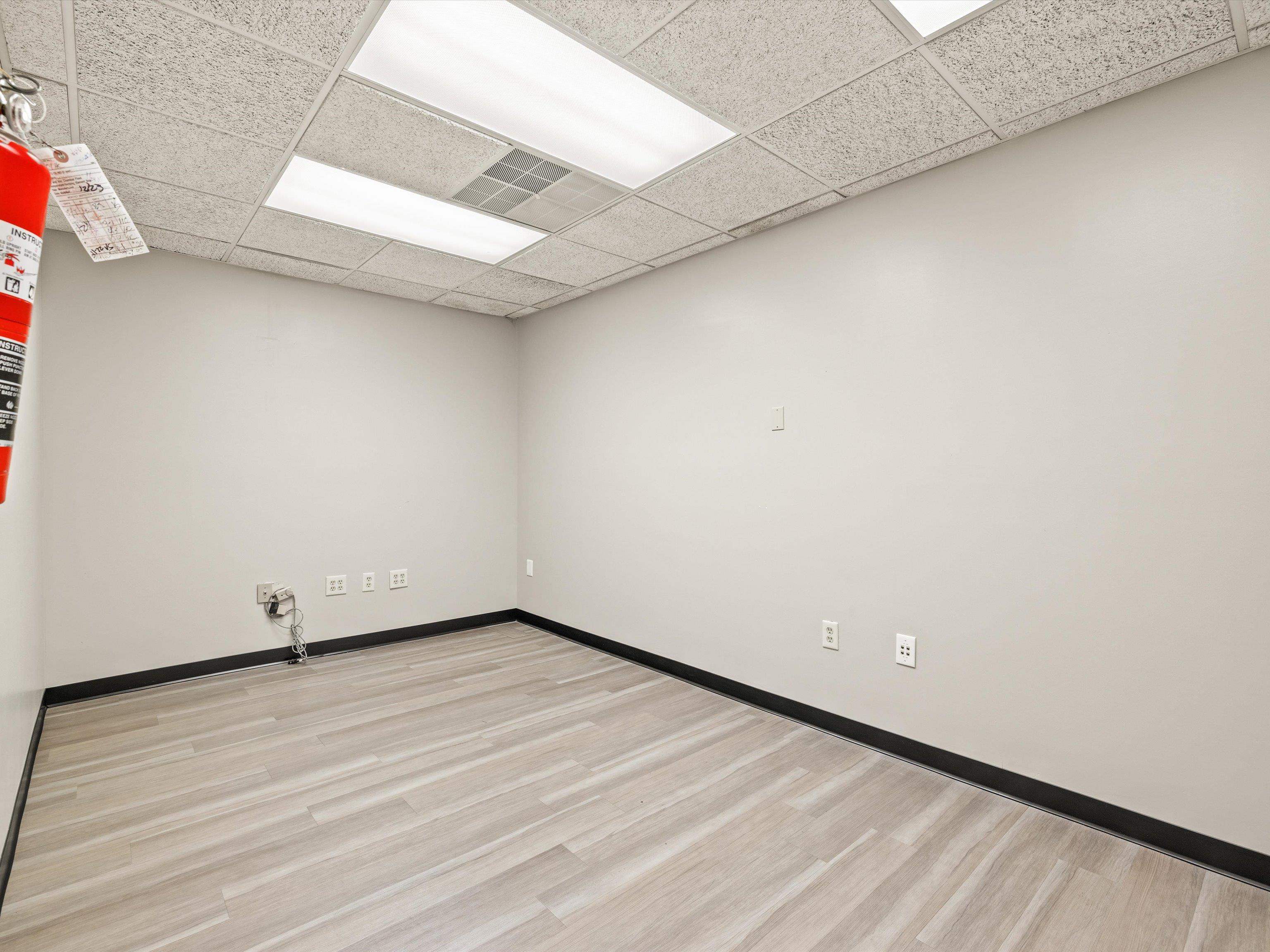 750 Salem Drive, Owensboro, Kentucky 42303, ,Office,For Sale,Salem Drive,91402