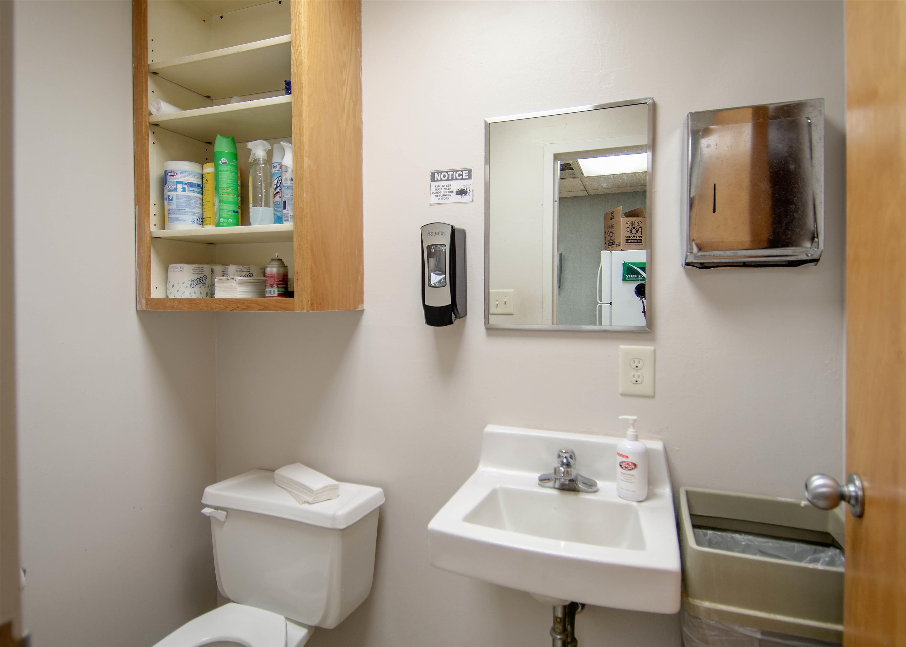 750 Salem Drive, Owensboro, Kentucky 42303, ,Office,For Sale,Salem Drive,91402