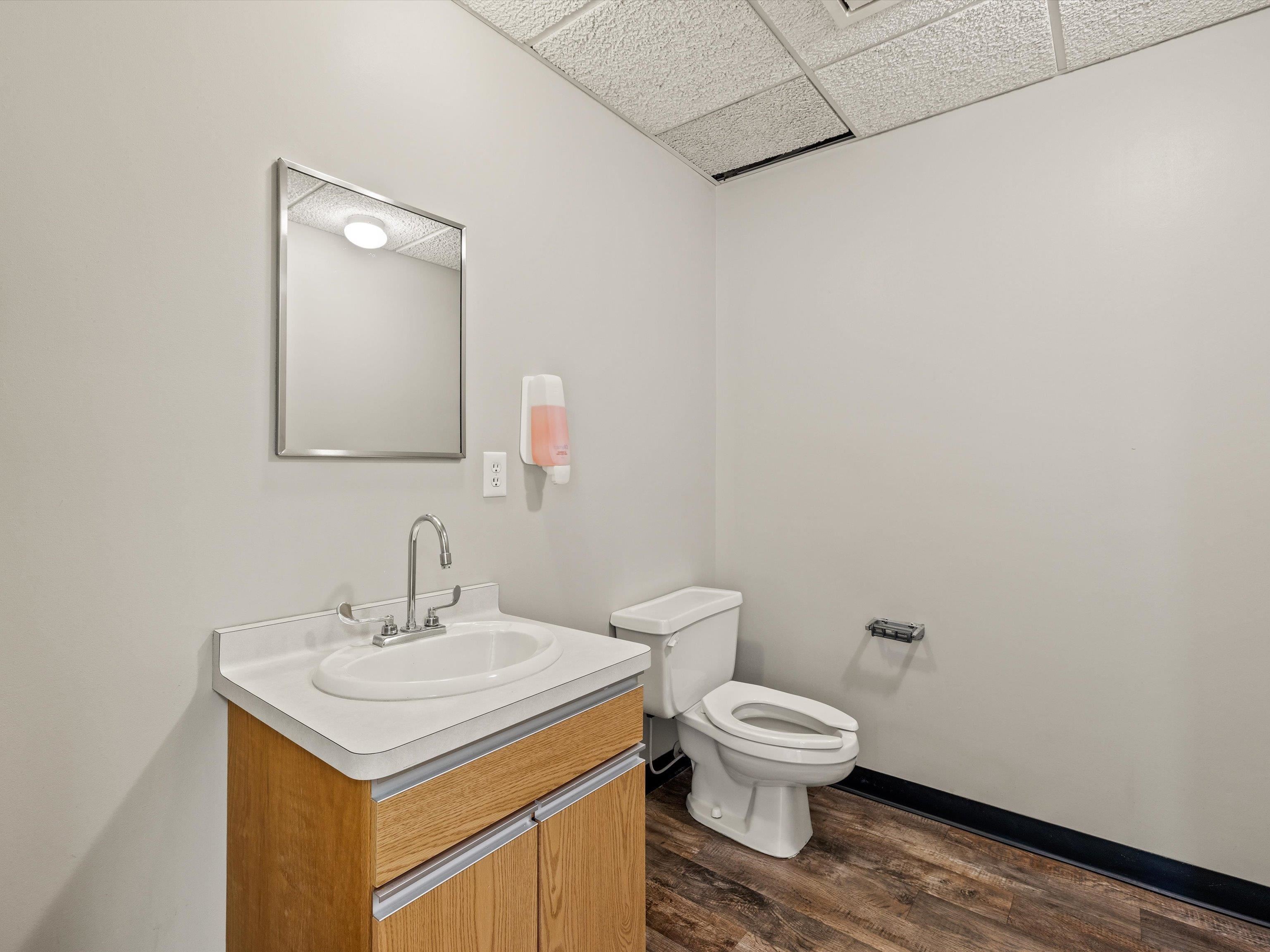 750 Salem Drive, Owensboro, Kentucky 42303, ,Office,For Sale,Salem Drive,91402