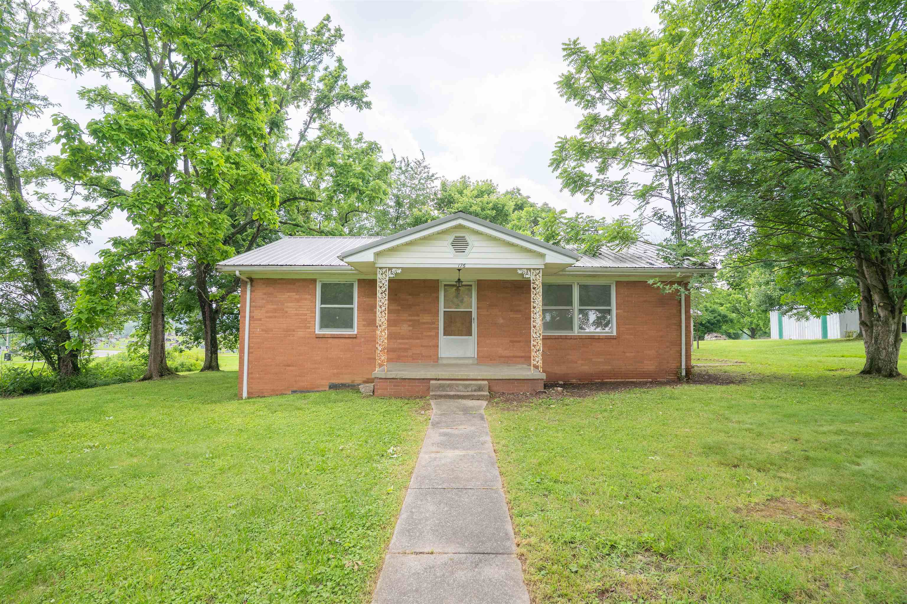 176 Mulberry St., Fordsville, Kentucky 42343, 2 Bedrooms Bedrooms, ,1 BathroomBathrooms,Single Family Residence,For Sale,Mulberry St.,92320
