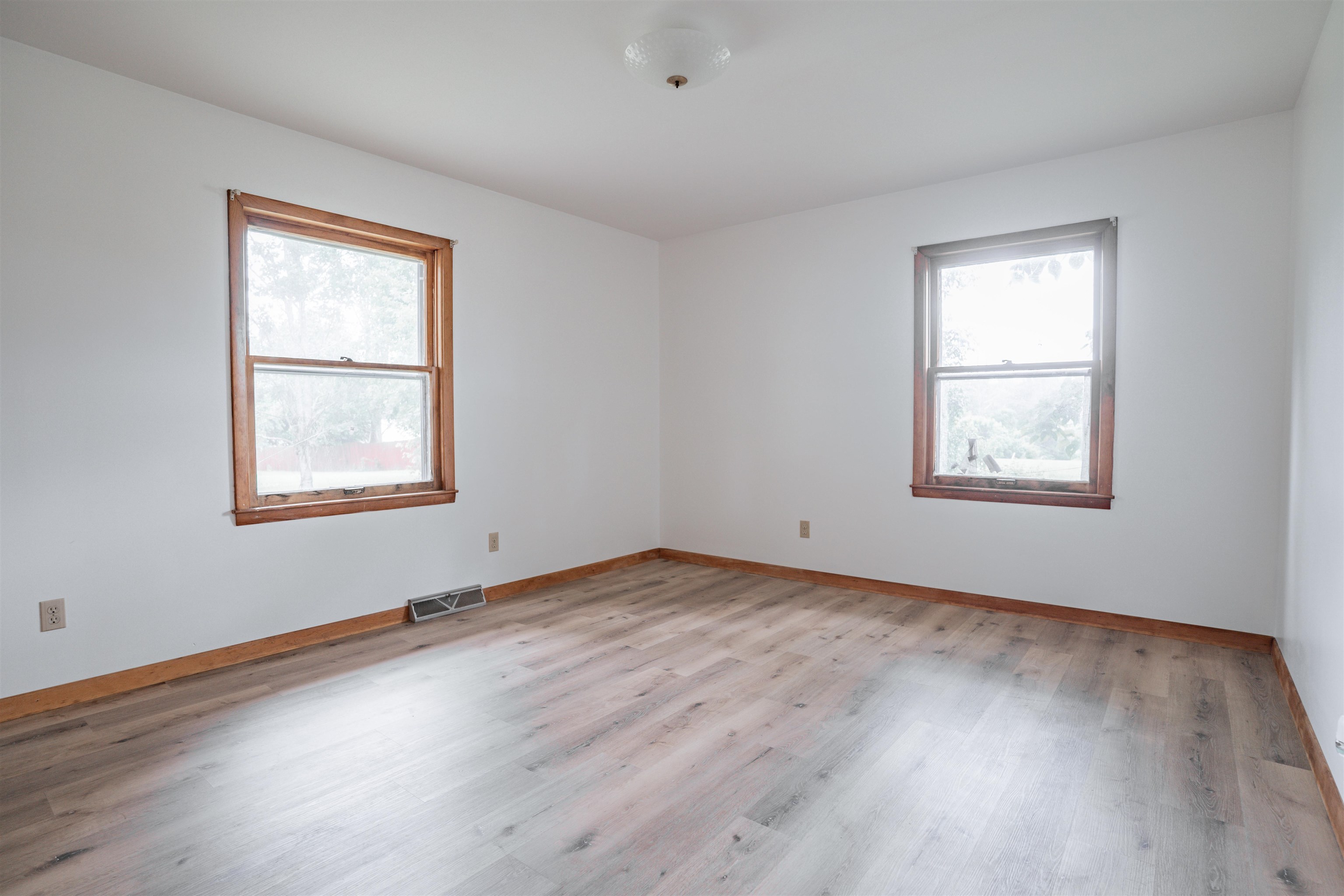 176 Mulberry St., Fordsville, Kentucky 42343, 2 Bedrooms Bedrooms, ,1 BathroomBathrooms,Single Family Residence,For Sale,Mulberry St.,92320