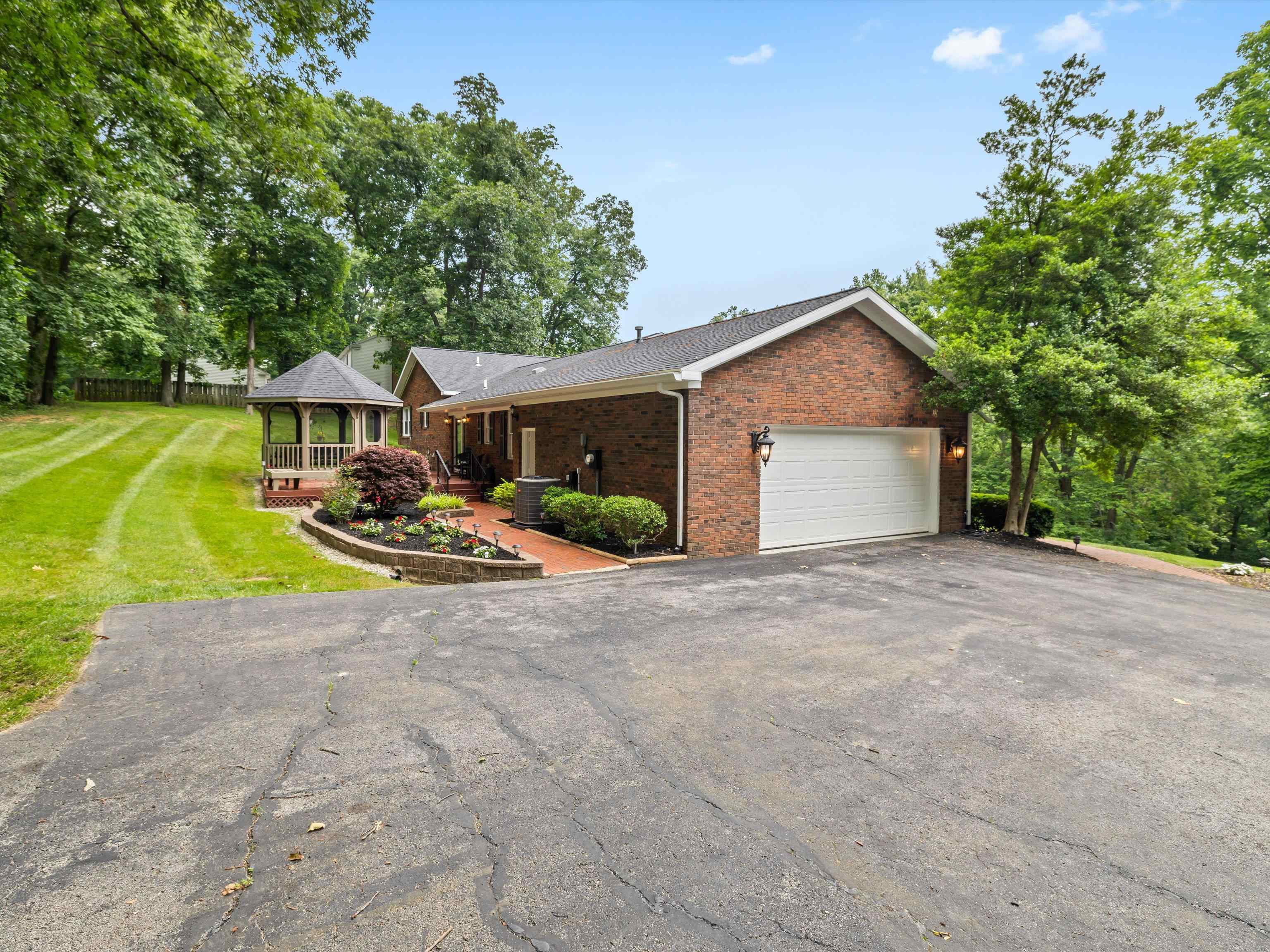 375 Hillcrest Circle, Hawesville, Kentucky 42348, 4 Bedrooms Bedrooms, ,3 BathroomsBathrooms,Single Family Residence,For Sale,Hillcrest Circle,92347