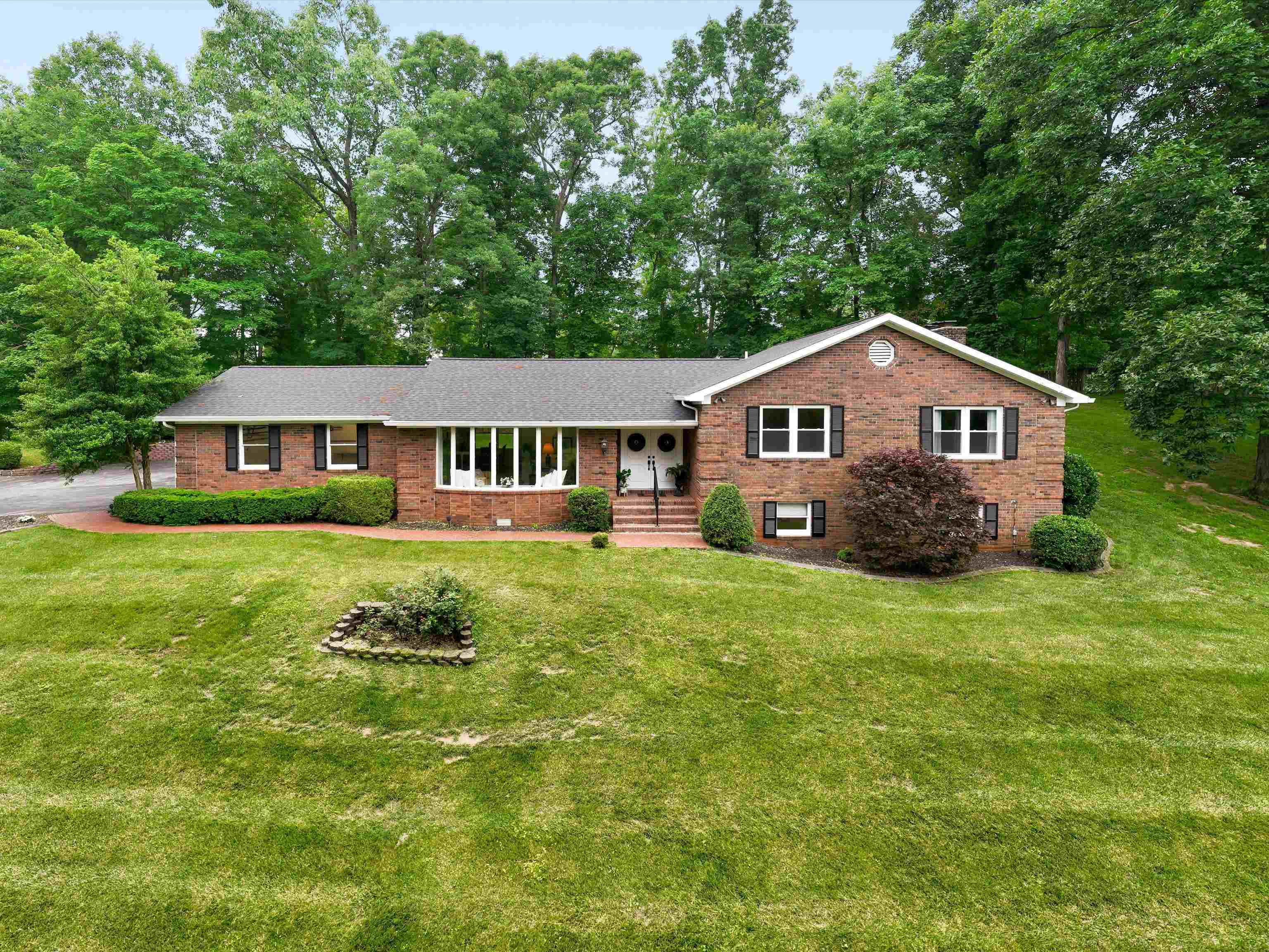 375 Hillcrest Circle, Hawesville, Kentucky 42348, 4 Bedrooms Bedrooms, ,3 BathroomsBathrooms,Single Family Residence,For Sale,Hillcrest Circle,92347