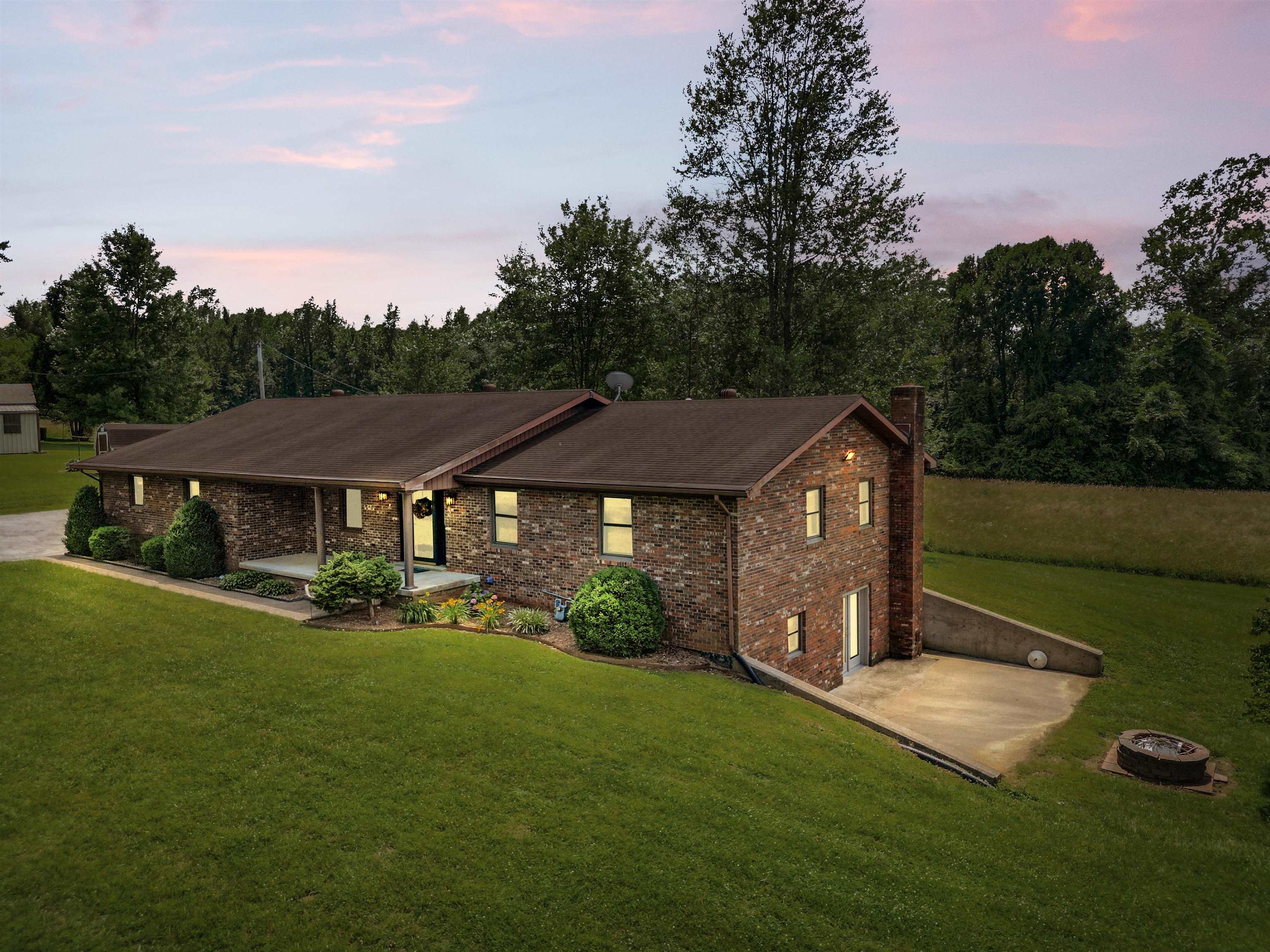 2616 KY 1389, Hawesville, Kentucky 42348, 3 Bedrooms Bedrooms, ,4 BathroomsBathrooms,Single Family Residence,For Sale,KY 1389,92401