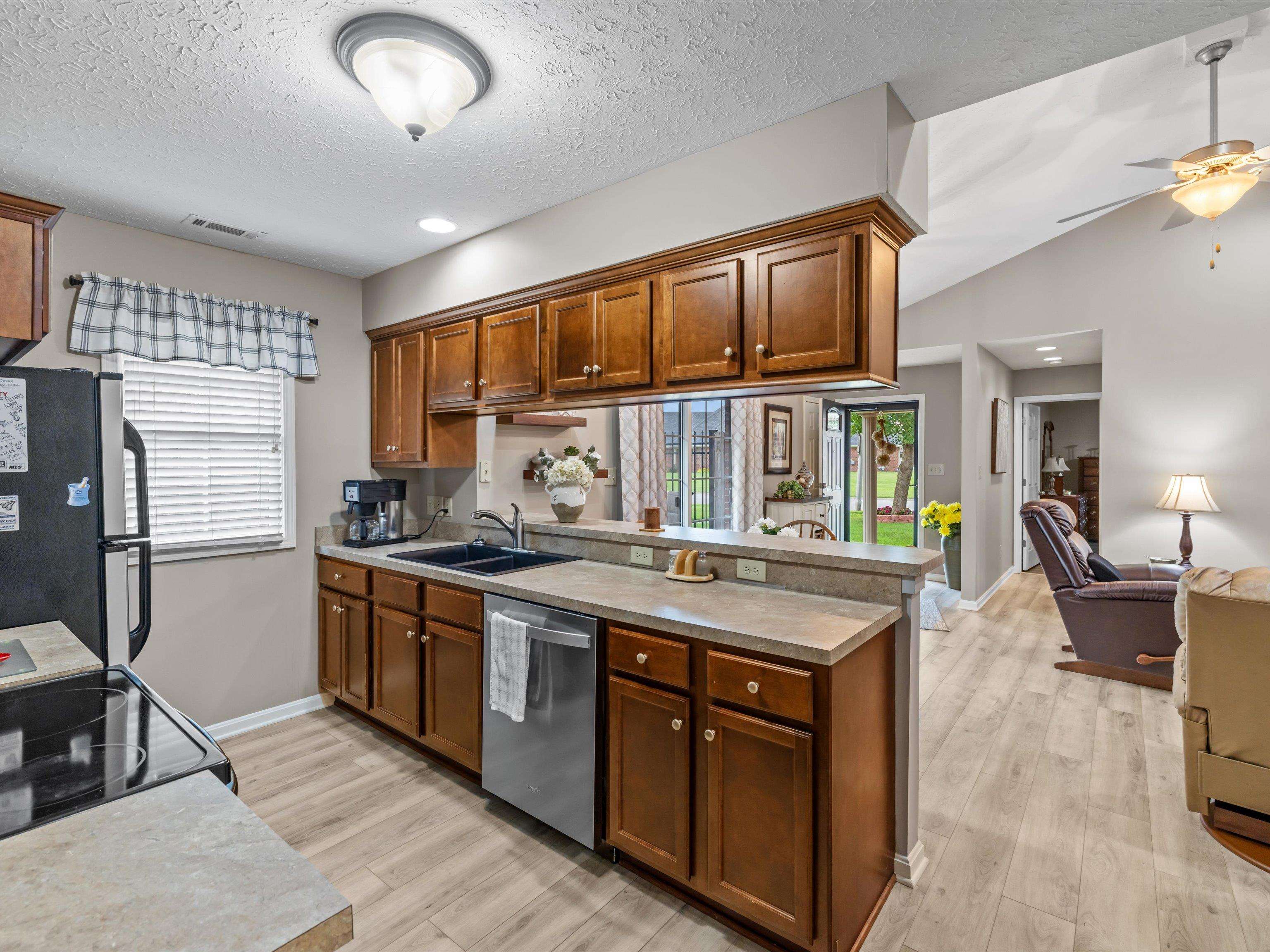 2814 Middleground Drive, Owensboro, Kentucky 42301, 3 Bedrooms Bedrooms, ,2 BathroomsBathrooms,Townhouse,For Sale,Middleground Drive,92461