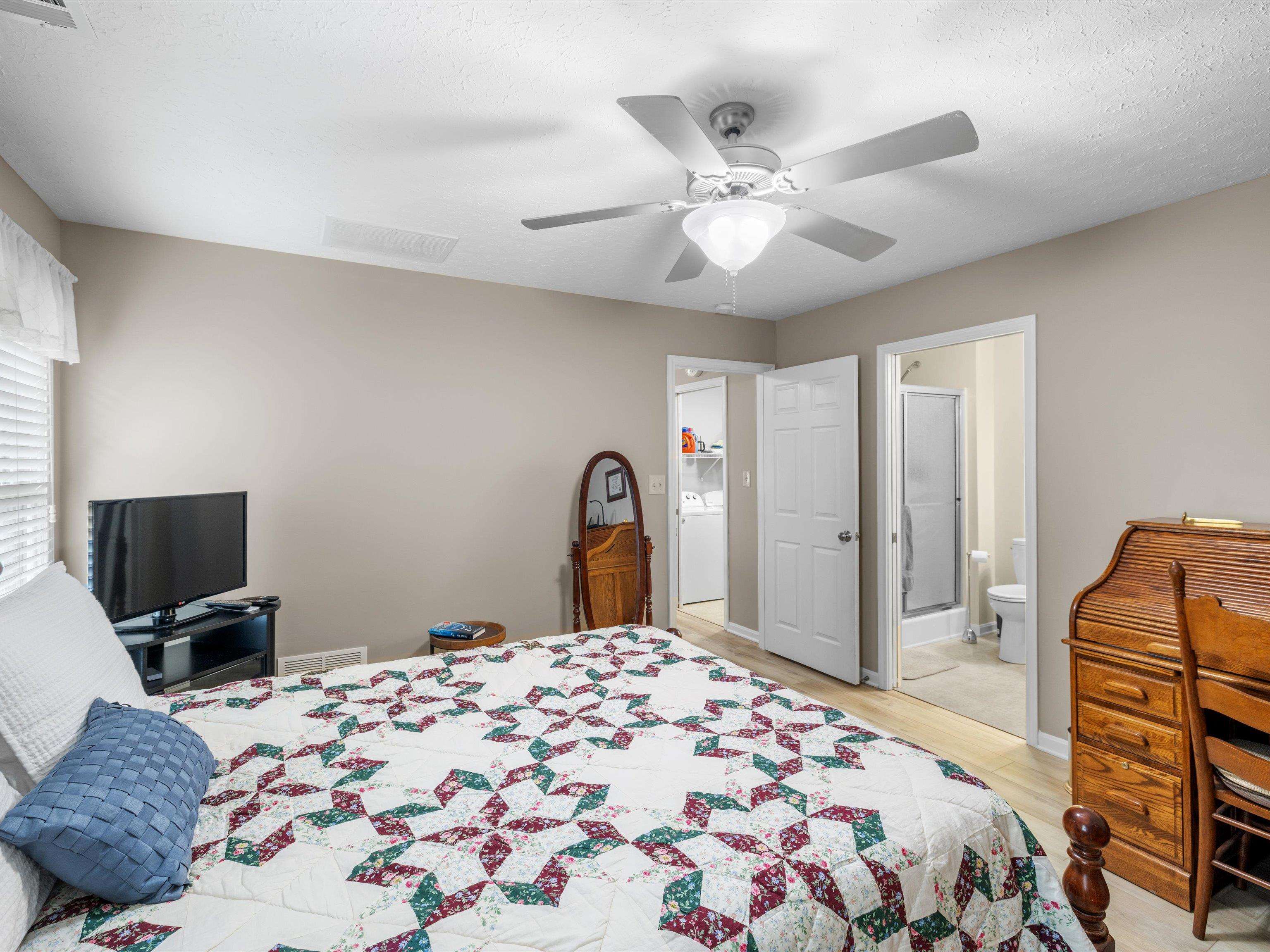 2814 Middleground Drive, Owensboro, Kentucky 42301, 3 Bedrooms Bedrooms, ,2 BathroomsBathrooms,Townhouse,For Sale,Middleground Drive,92461