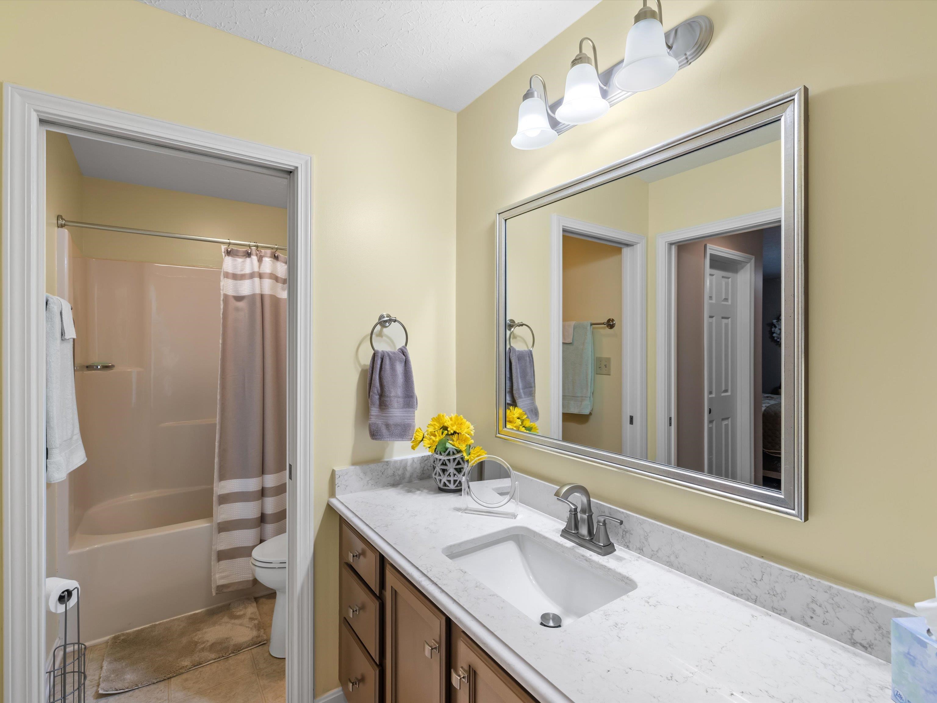 2814 Middleground Drive, Owensboro, Kentucky 42301, 3 Bedrooms Bedrooms, ,2 BathroomsBathrooms,Townhouse,For Sale,Middleground Drive,92461