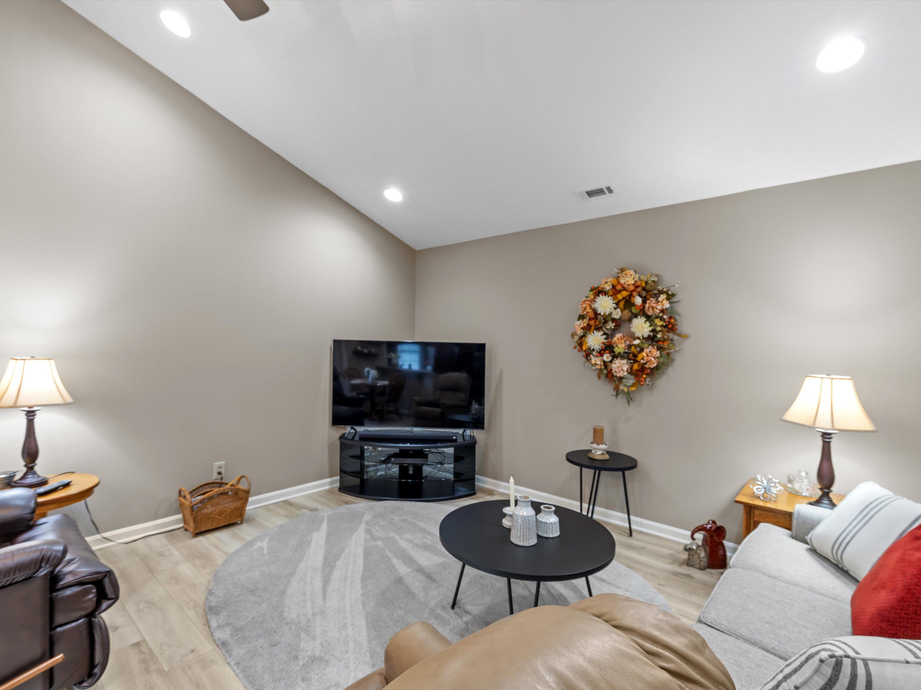 2814 Middleground Drive, Owensboro, Kentucky 42301, 3 Bedrooms Bedrooms, ,2 BathroomsBathrooms,Townhouse,For Sale,Middleground Drive,92461