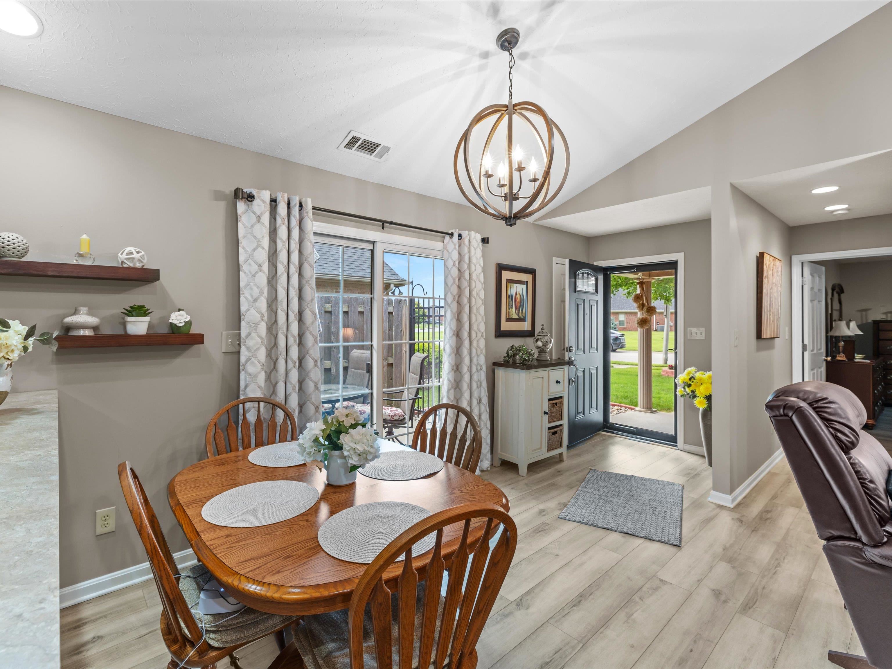 2814 Middleground Drive, Owensboro, Kentucky 42301, 3 Bedrooms Bedrooms, ,2 BathroomsBathrooms,Townhouse,For Sale,Middleground Drive,92461