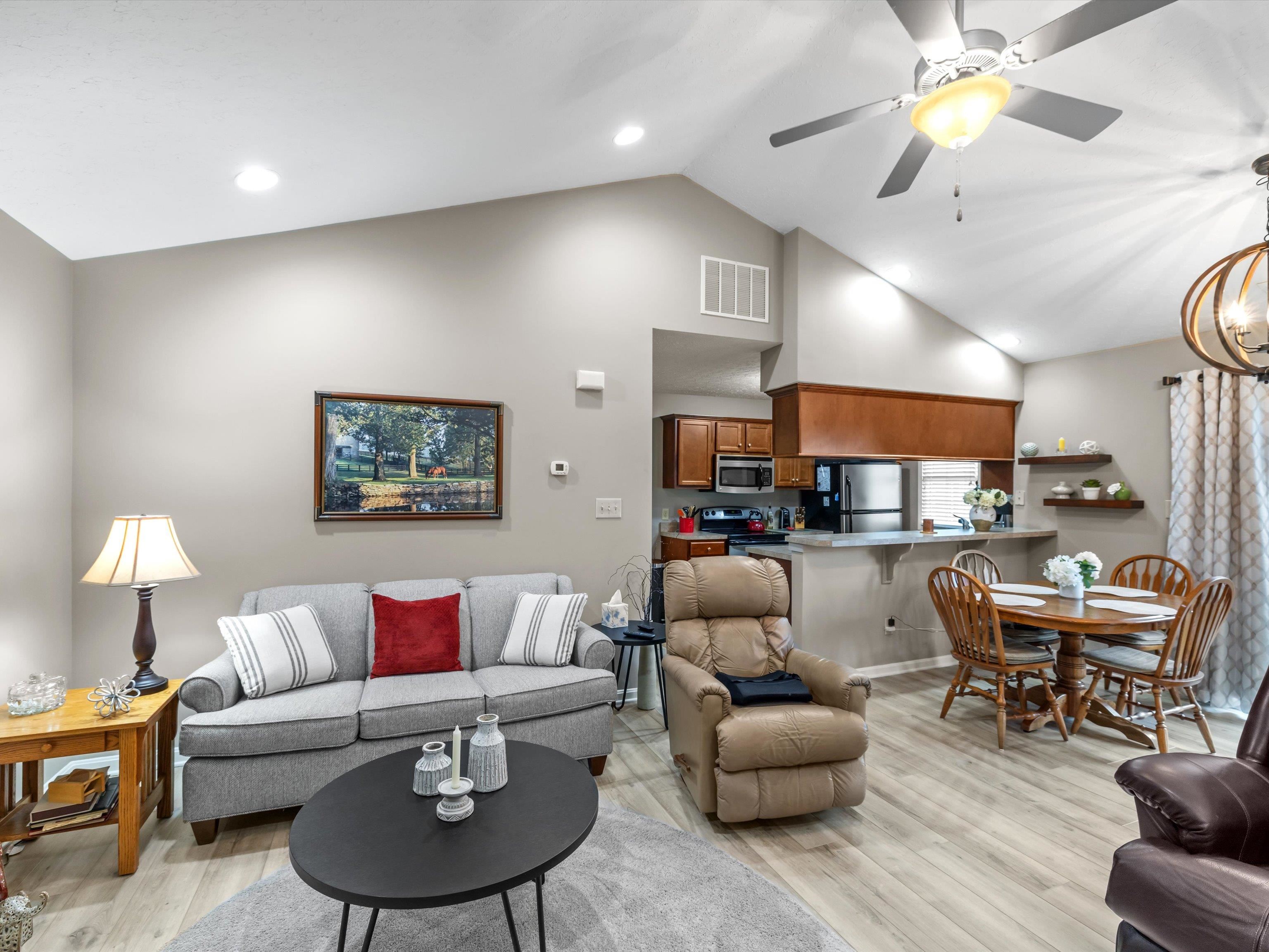 2814 Middleground Drive, Owensboro, Kentucky 42301, 3 Bedrooms Bedrooms, ,2 BathroomsBathrooms,Townhouse,For Sale,Middleground Drive,92461