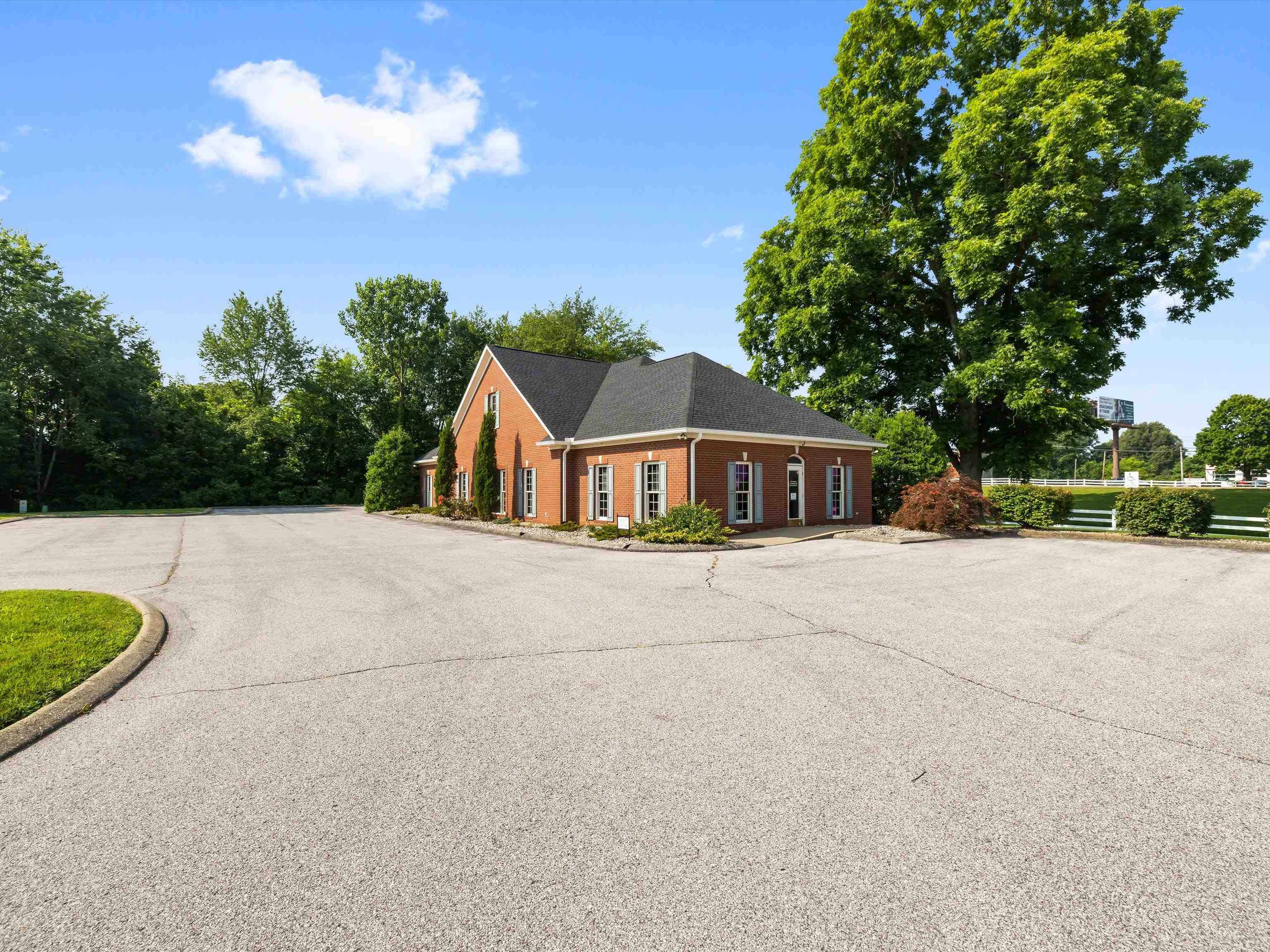 2856 Farrell Crescent, Owensboro, Kentucky 42301, ,Office,For Sale,Farrell Crescent,92471