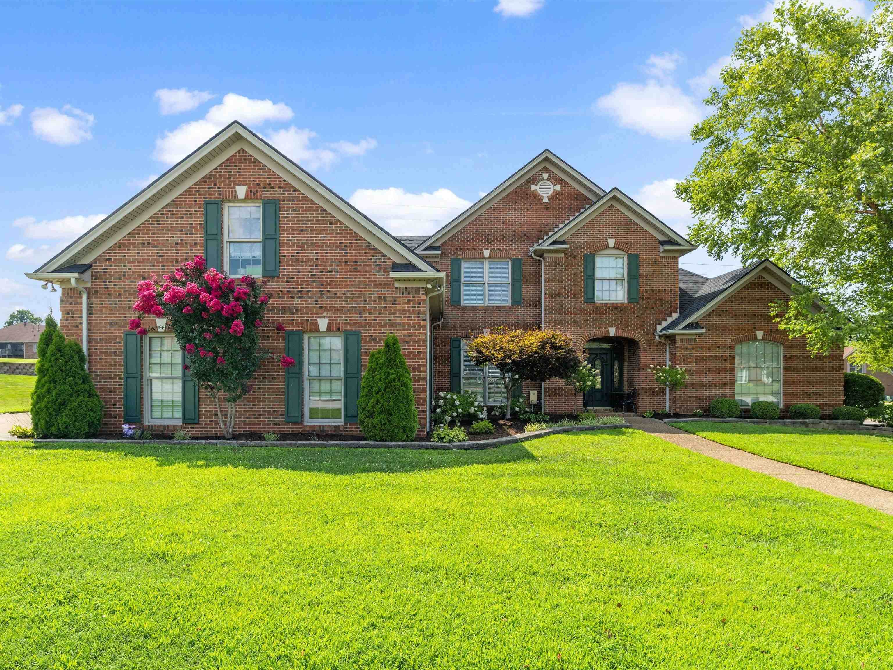 4508 Lake Forest Drive, Owensboro, Kentucky 42303, 4 Bedrooms Bedrooms, ,3 BathroomsBathrooms,Single Family Residence,For Sale,Lake Forest Drive,92669