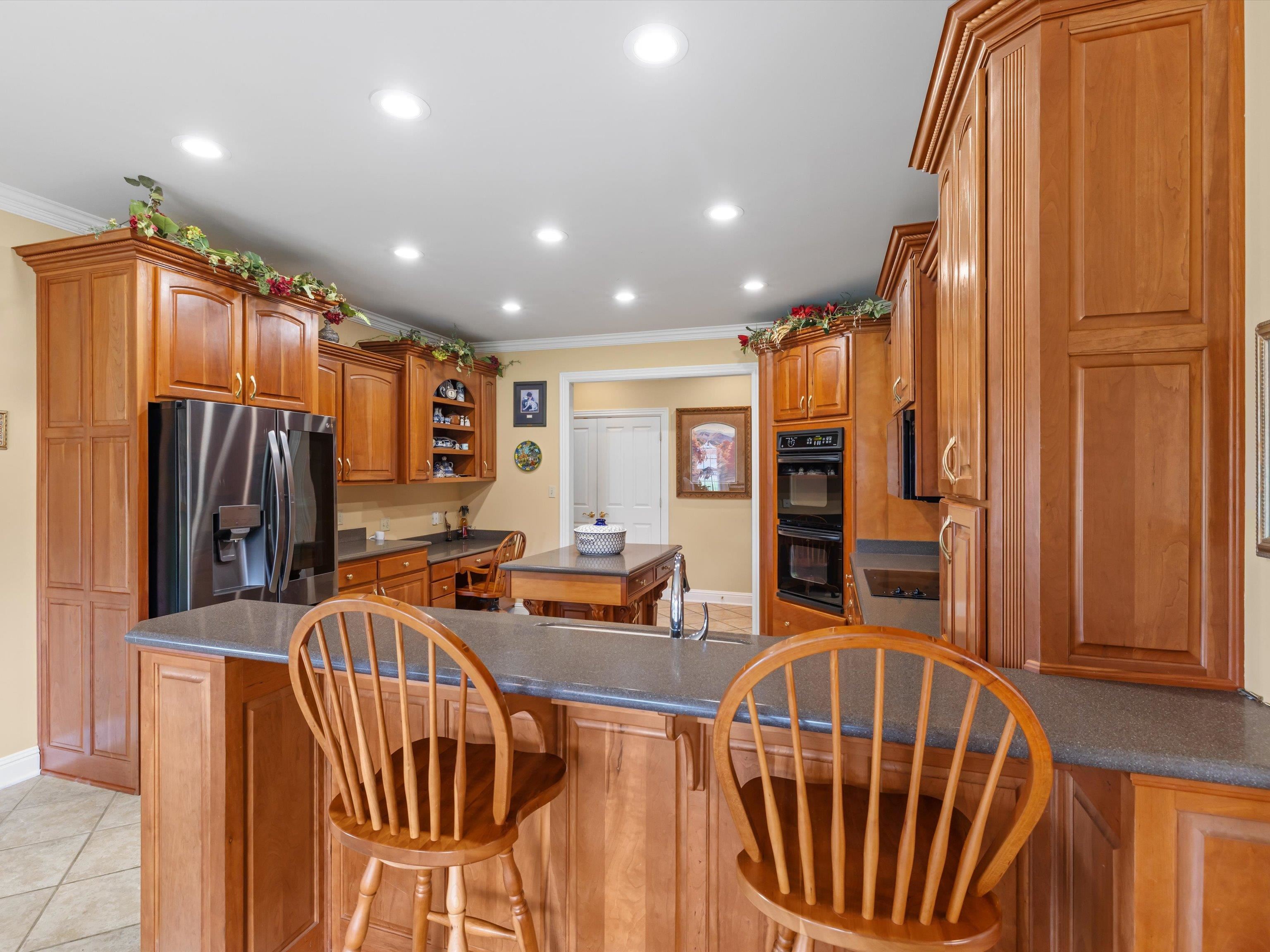 4508 Lake Forest Drive, Owensboro, Kentucky 42303, 4 Bedrooms Bedrooms, ,3 BathroomsBathrooms,Single Family Residence,For Sale,Lake Forest Drive,92669