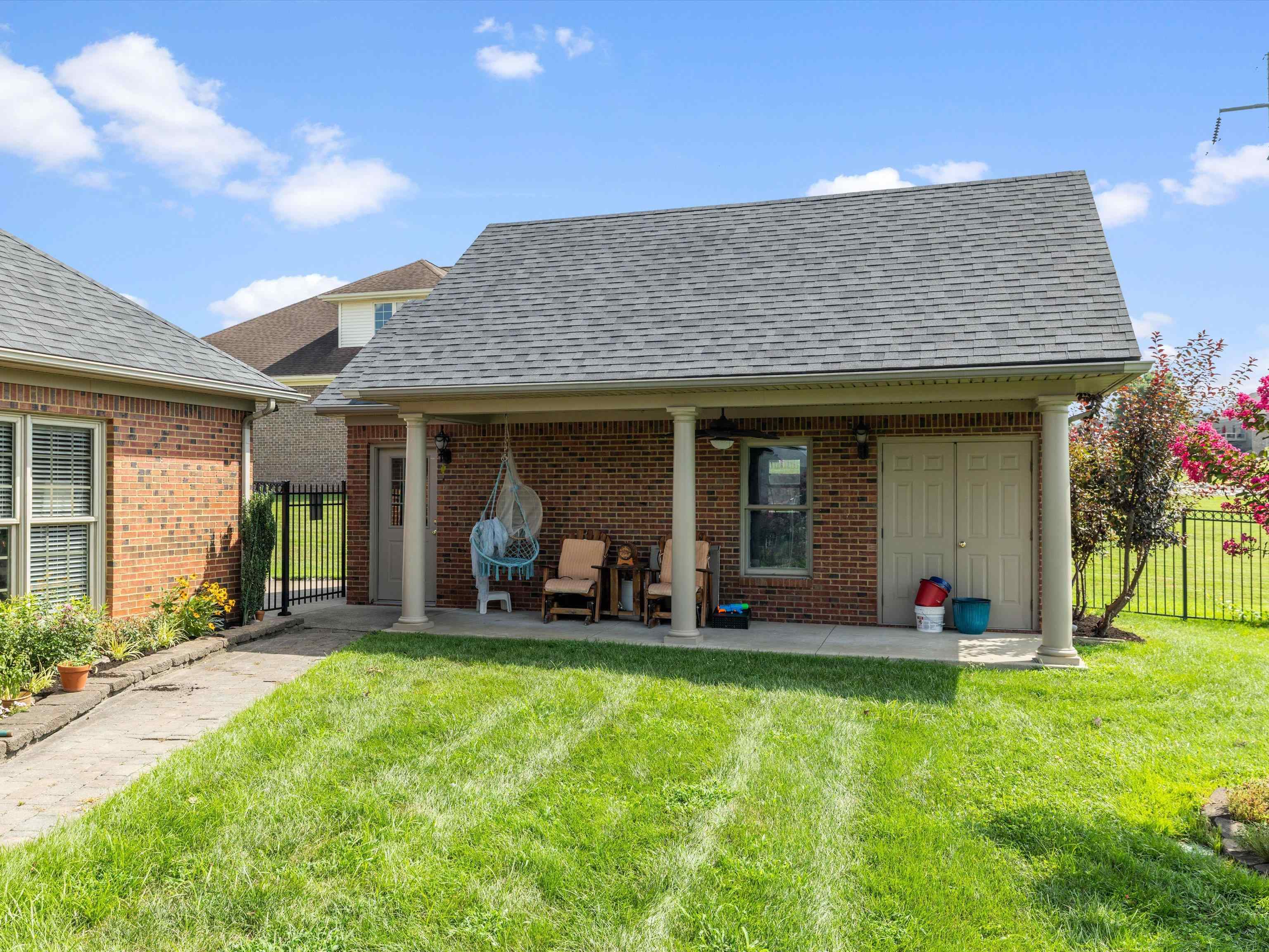 4508 Lake Forest Drive, Owensboro, Kentucky 42303, 4 Bedrooms Bedrooms, ,3 BathroomsBathrooms,Single Family Residence,For Sale,Lake Forest Drive,92669