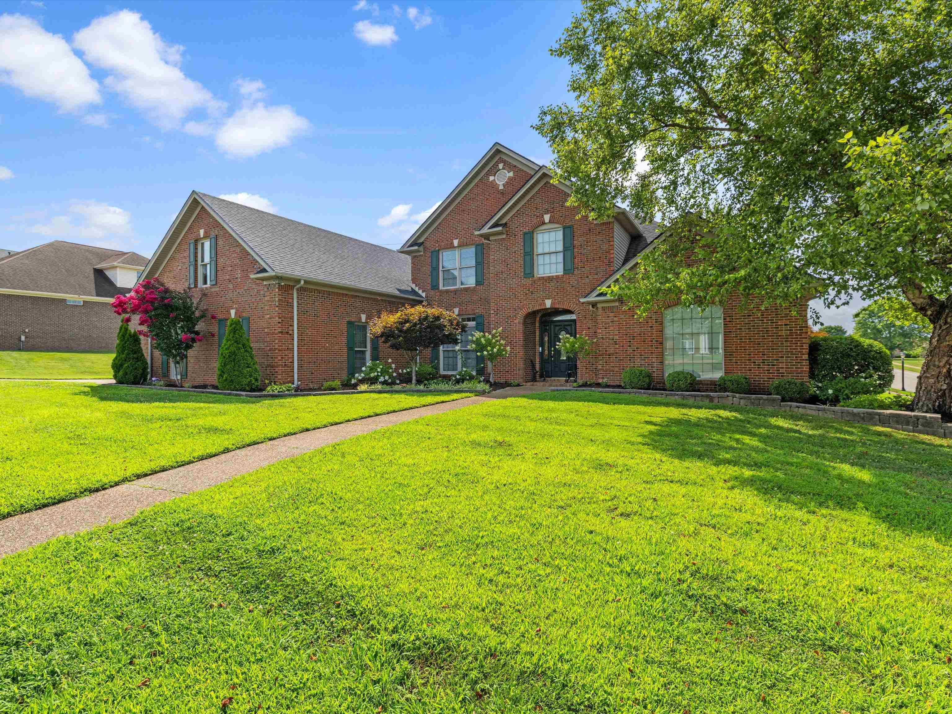 4508 Lake Forest Drive, Owensboro, Kentucky 42303, 4 Bedrooms Bedrooms, ,3 BathroomsBathrooms,Single Family Residence,For Sale,Lake Forest Drive,92669