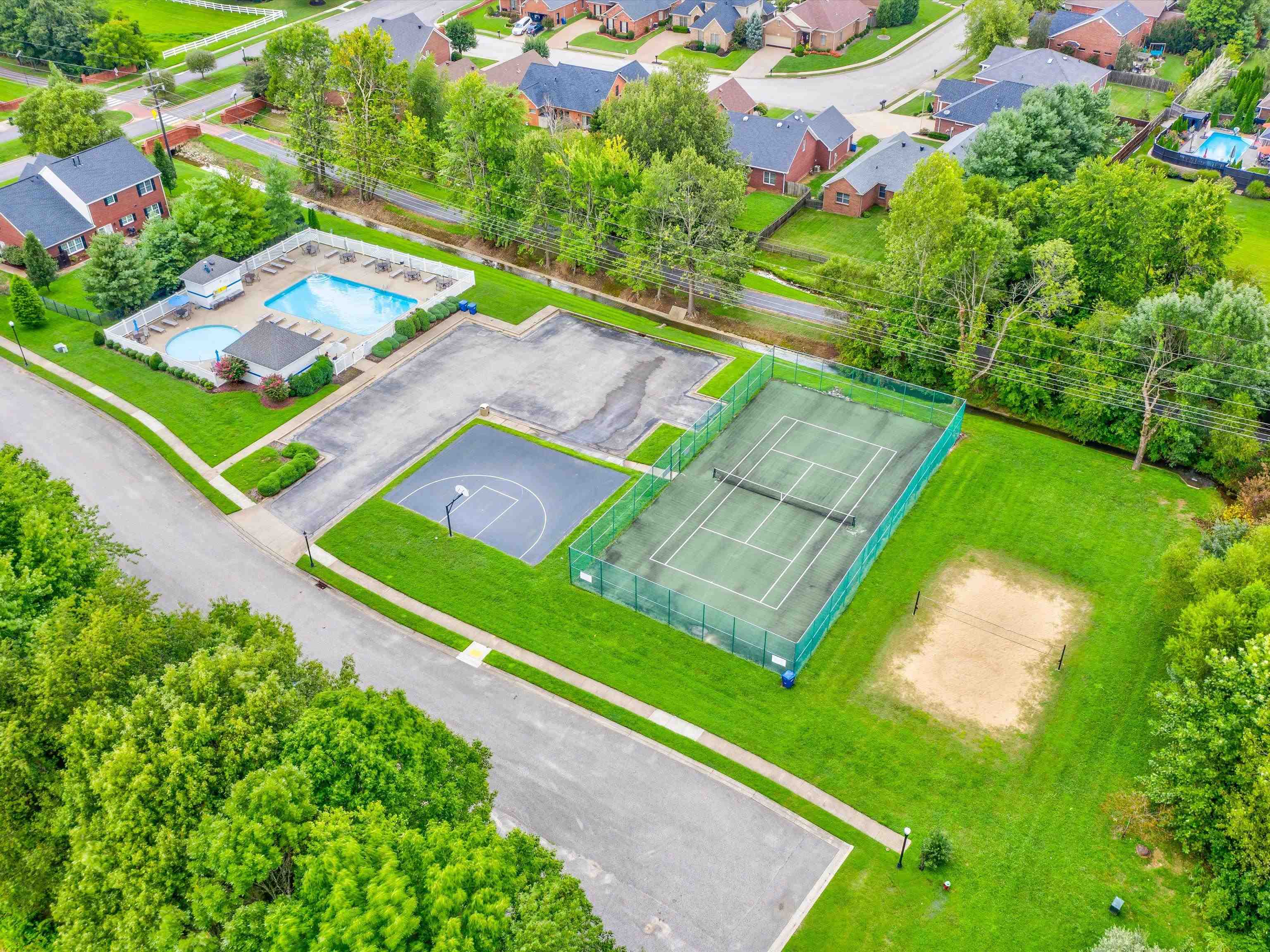 4508 Lake Forest Drive, Owensboro, Kentucky 42303, 4 Bedrooms Bedrooms, ,3 BathroomsBathrooms,Single Family Residence,For Sale,Lake Forest Drive,92669