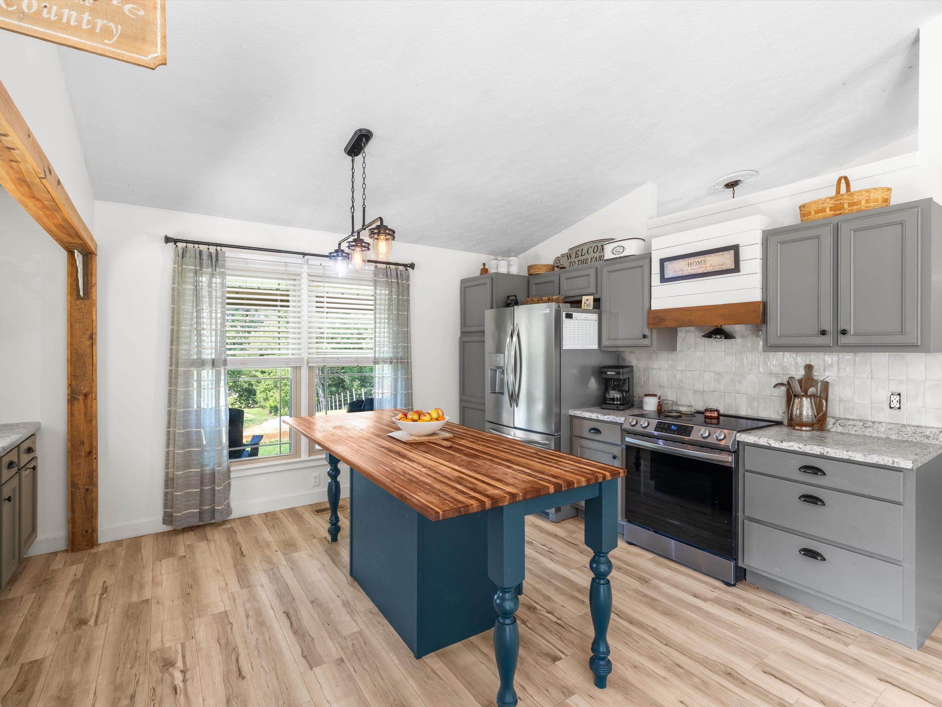 2050 Virgil Brown Rd, Hawesville, Kentucky 42348, 3 Bedrooms Bedrooms, ,2 BathroomsBathrooms,Single Family Residence,For Sale,Virgil Brown Rd,92707