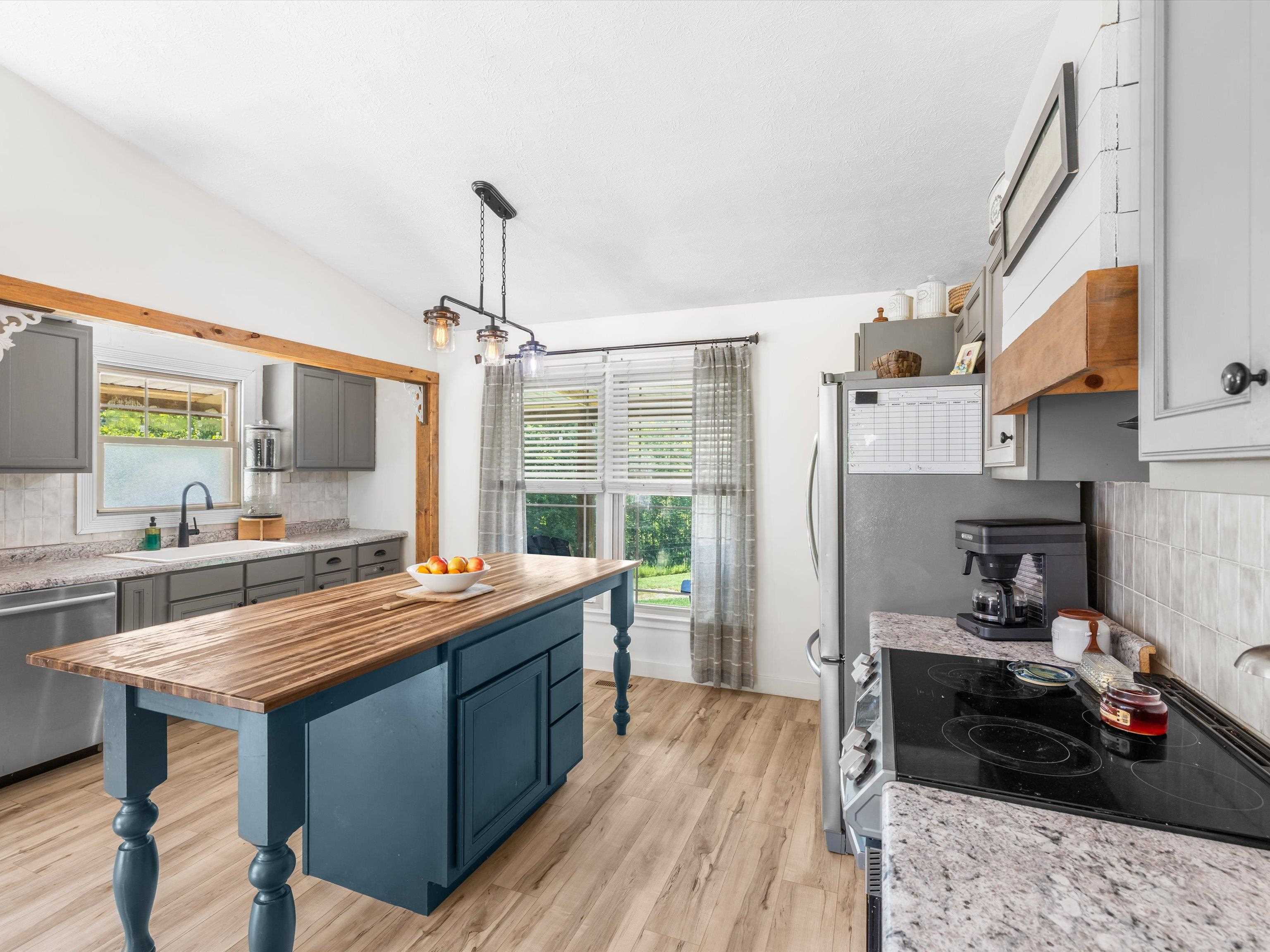 2050 Virgil Brown Rd, Hawesville, Kentucky 42348, 3 Bedrooms Bedrooms, ,2 BathroomsBathrooms,Single Family Residence,For Sale,Virgil Brown Rd,92707